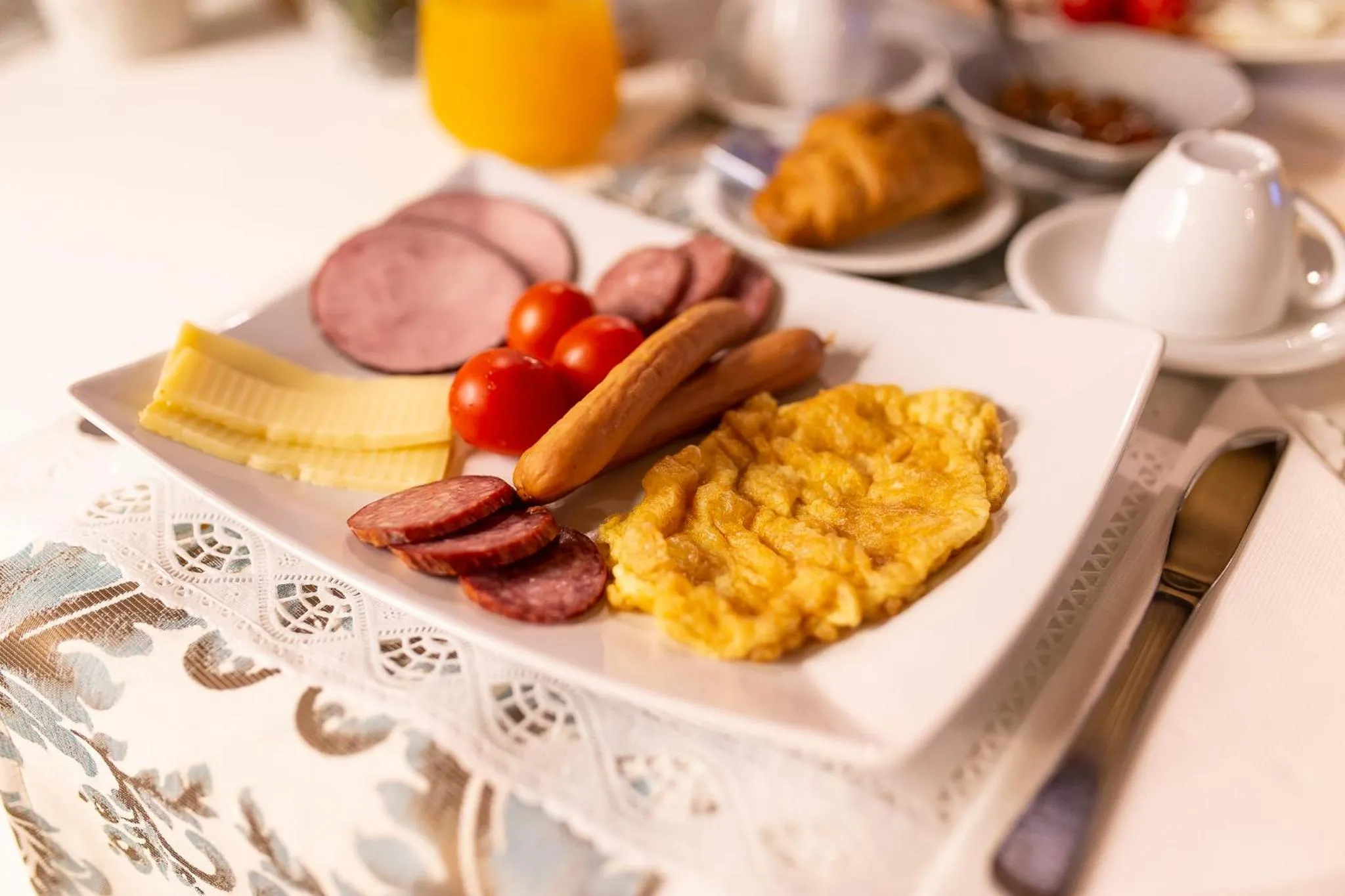 Breakfast in Ave, Alba!