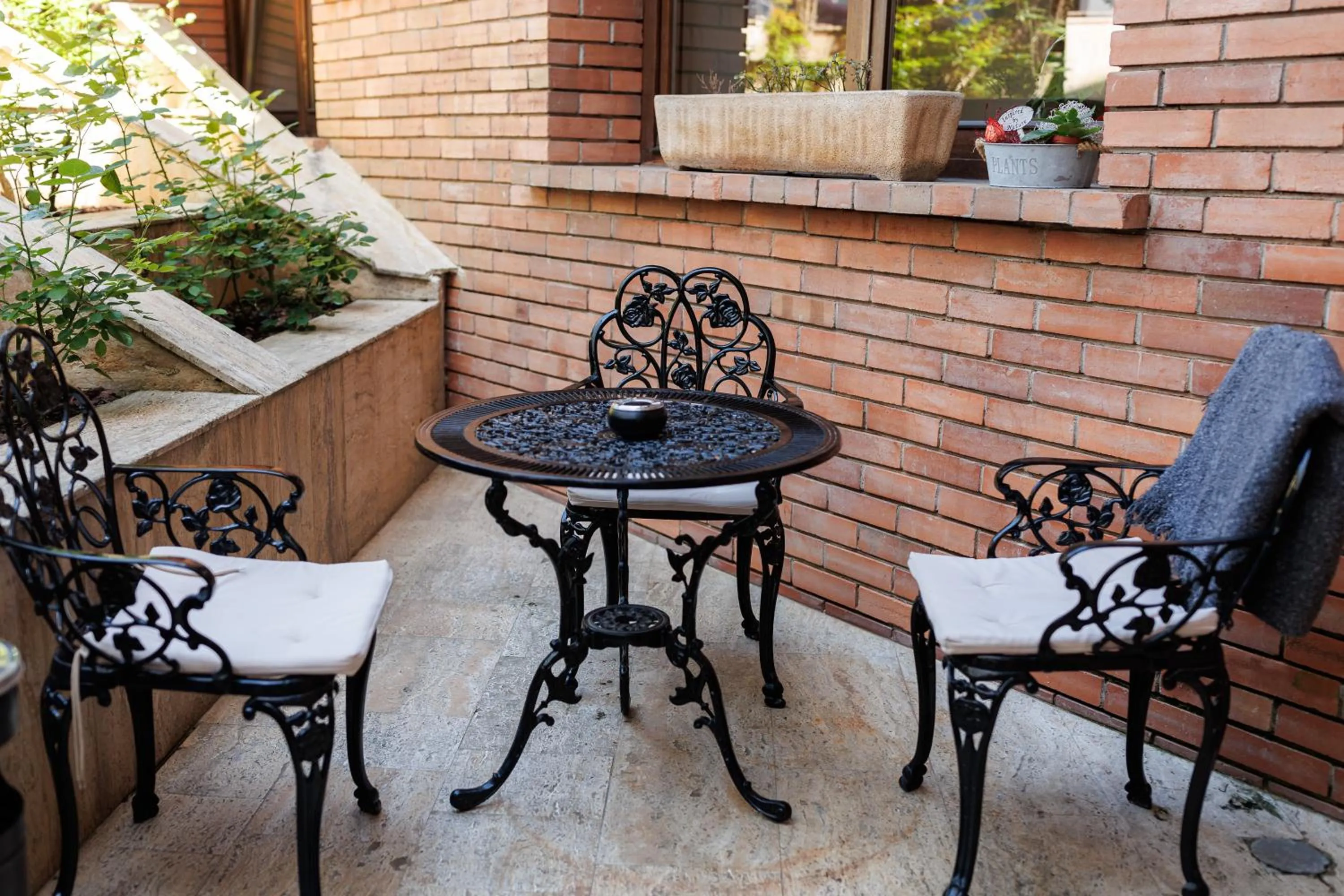 Seating area in La Maison de Caroline