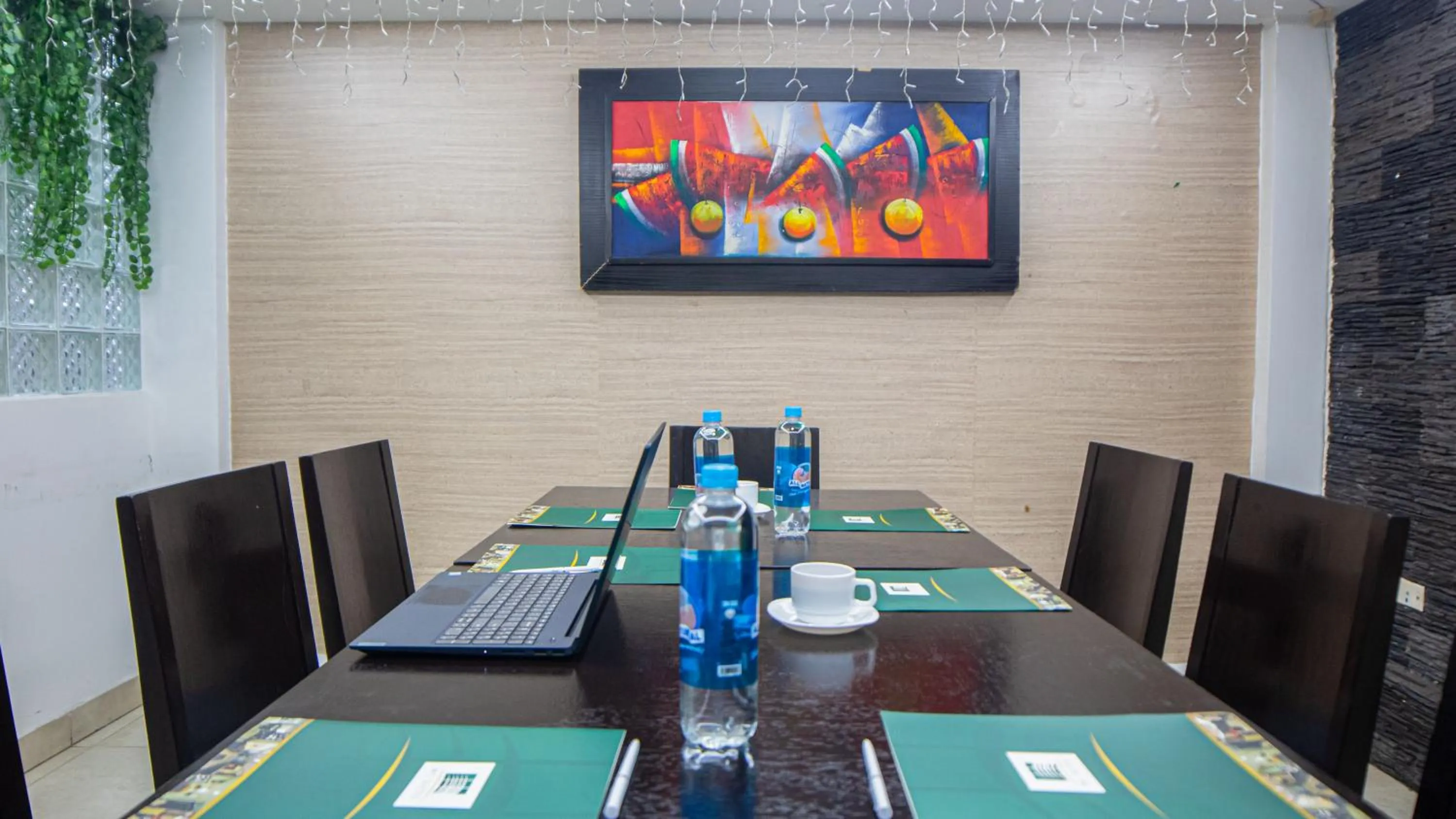 Business facilities in Hotel MC Suites - Confort cerca del Aeropuerto