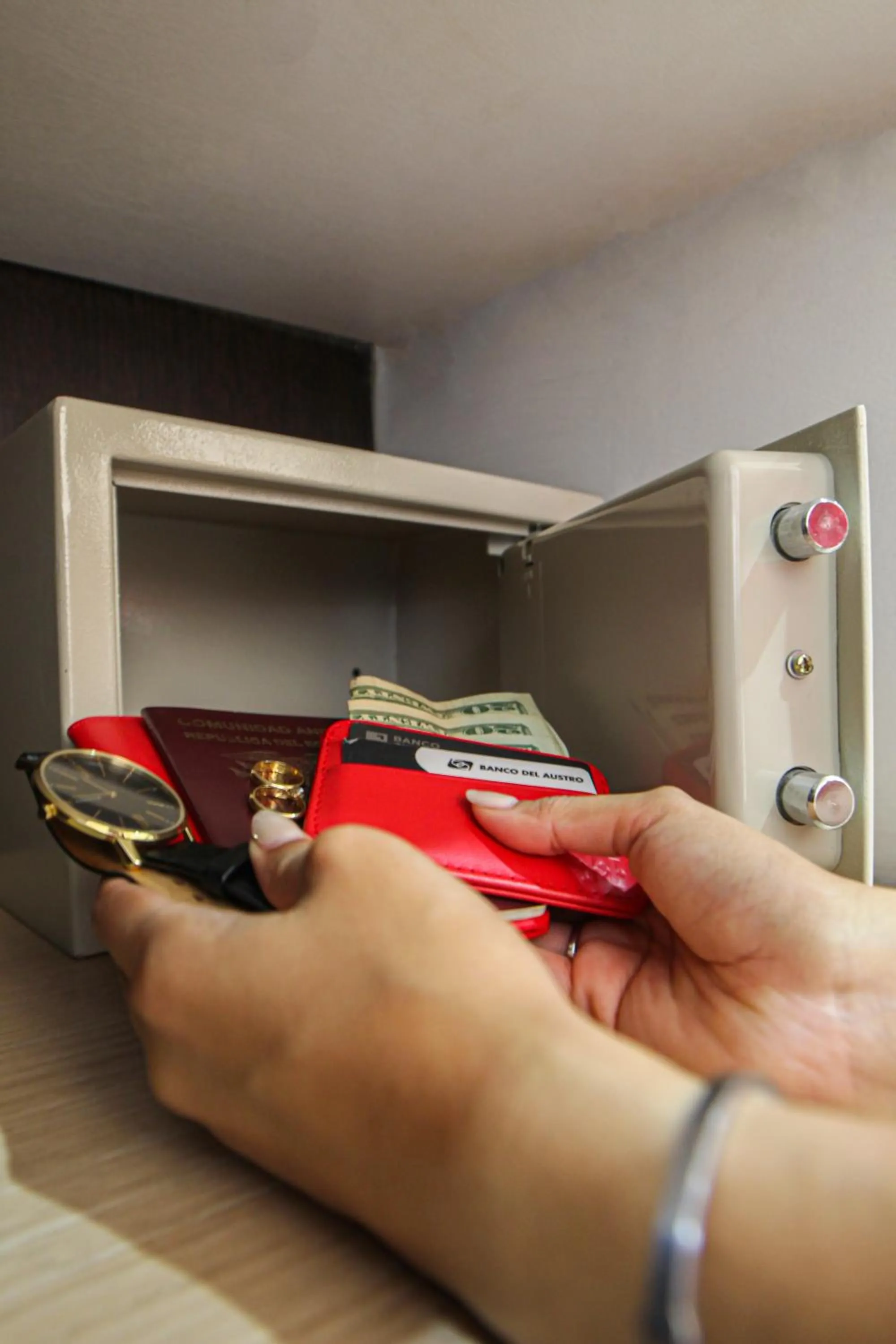 safe in Hotel MC Suites - Confort cerca del Aeropuerto