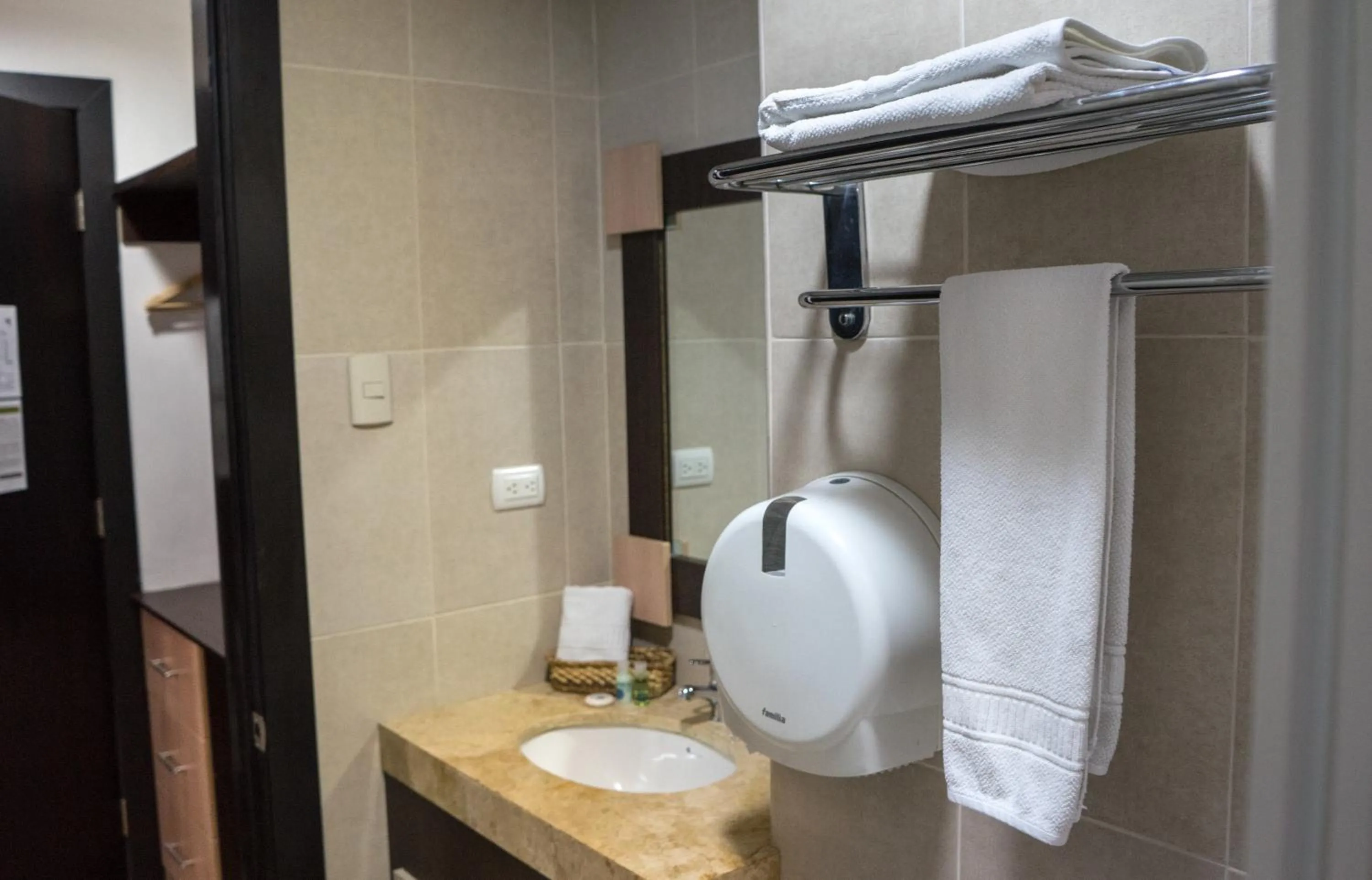 Bathroom in Hotel MC Suites - Confort cerca del Aeropuerto