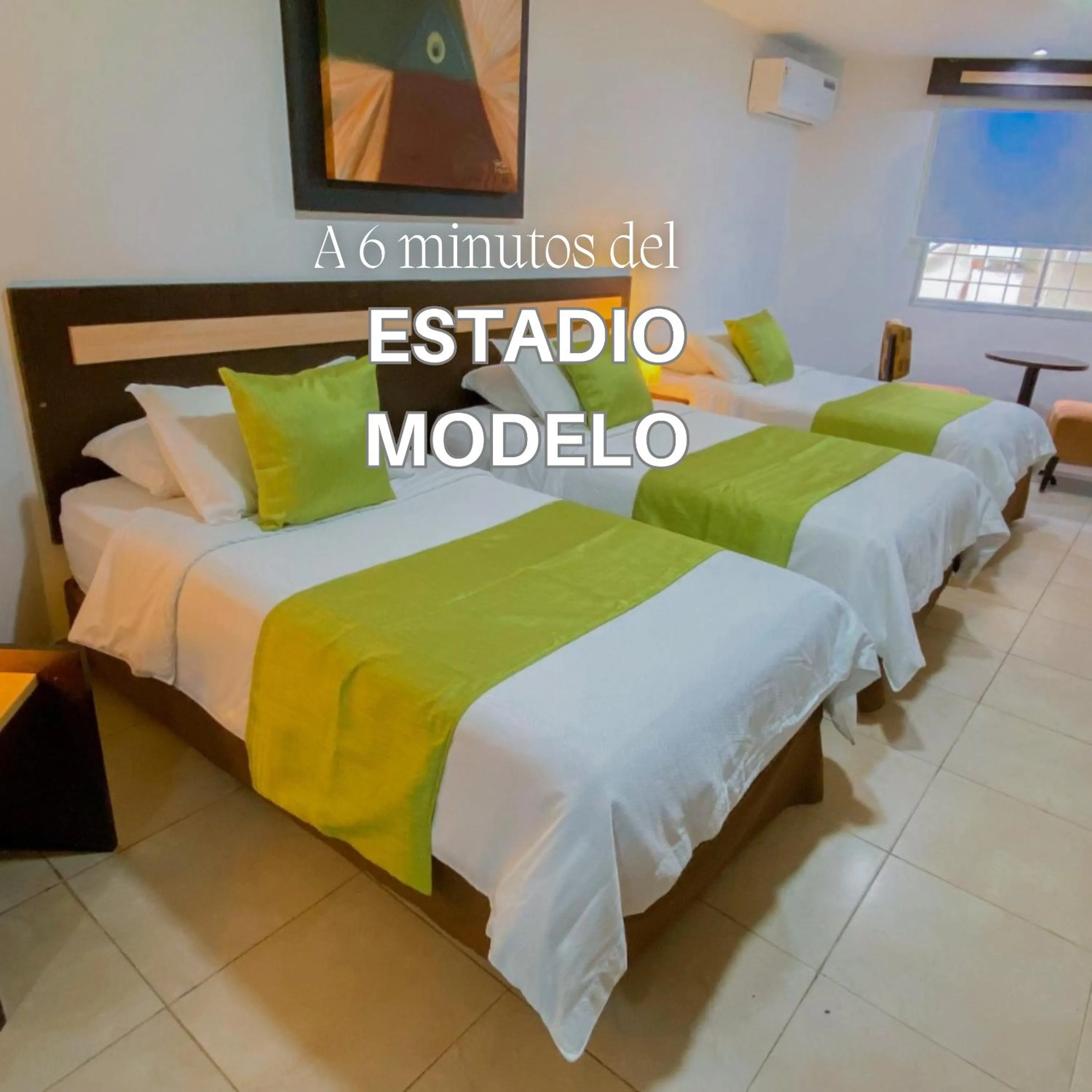 Bed in Hotel MC Suites - Confort cerca del Aeropuerto