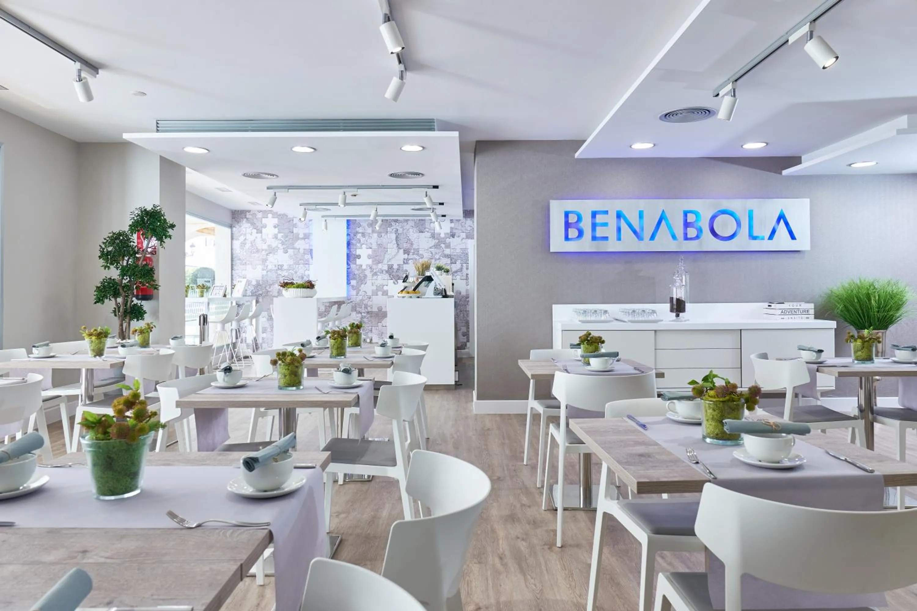 Food and drinks in Benabola Hotel & Suites