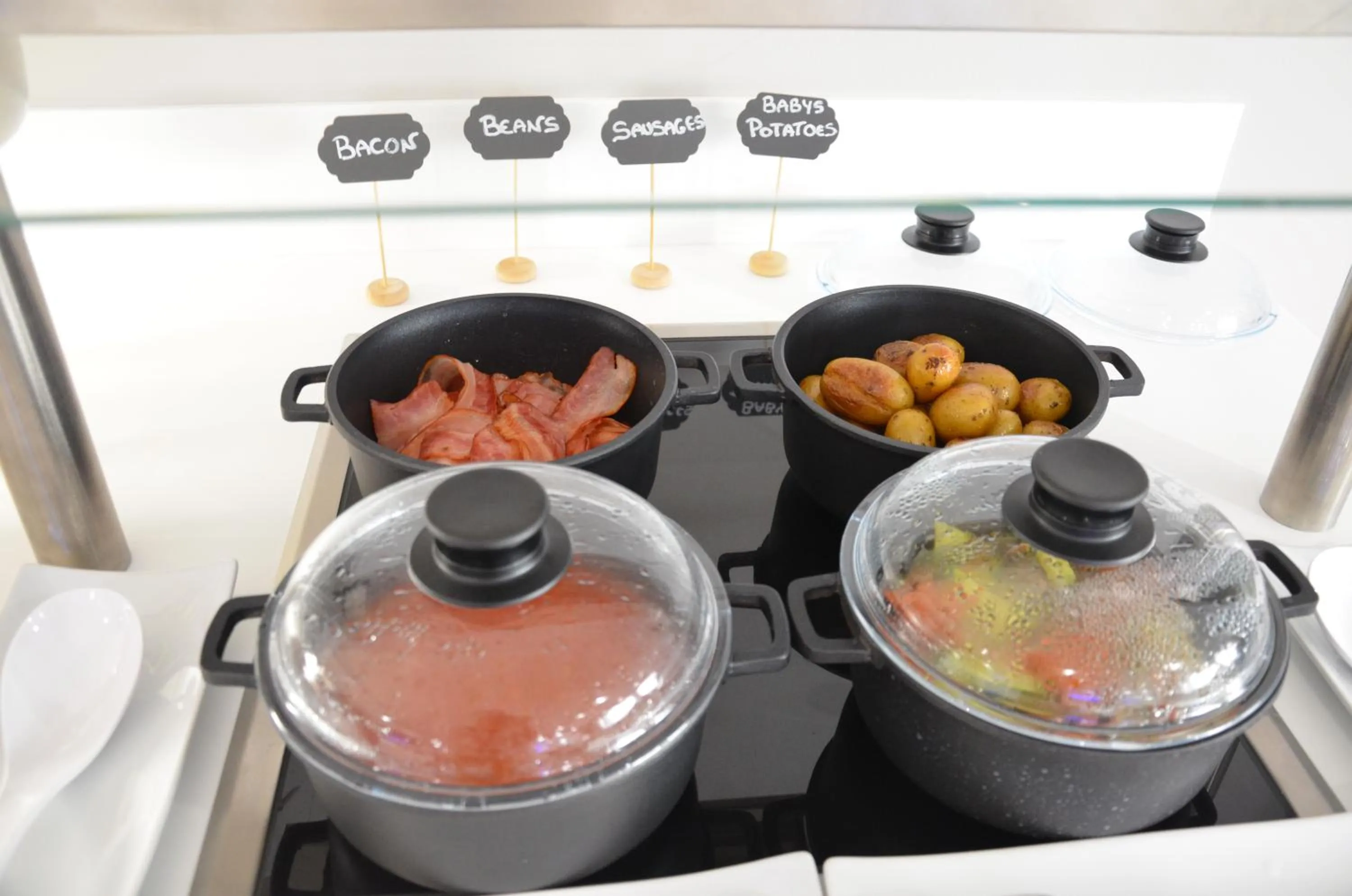 Buffet breakfast in Benabola Hotel & Suites