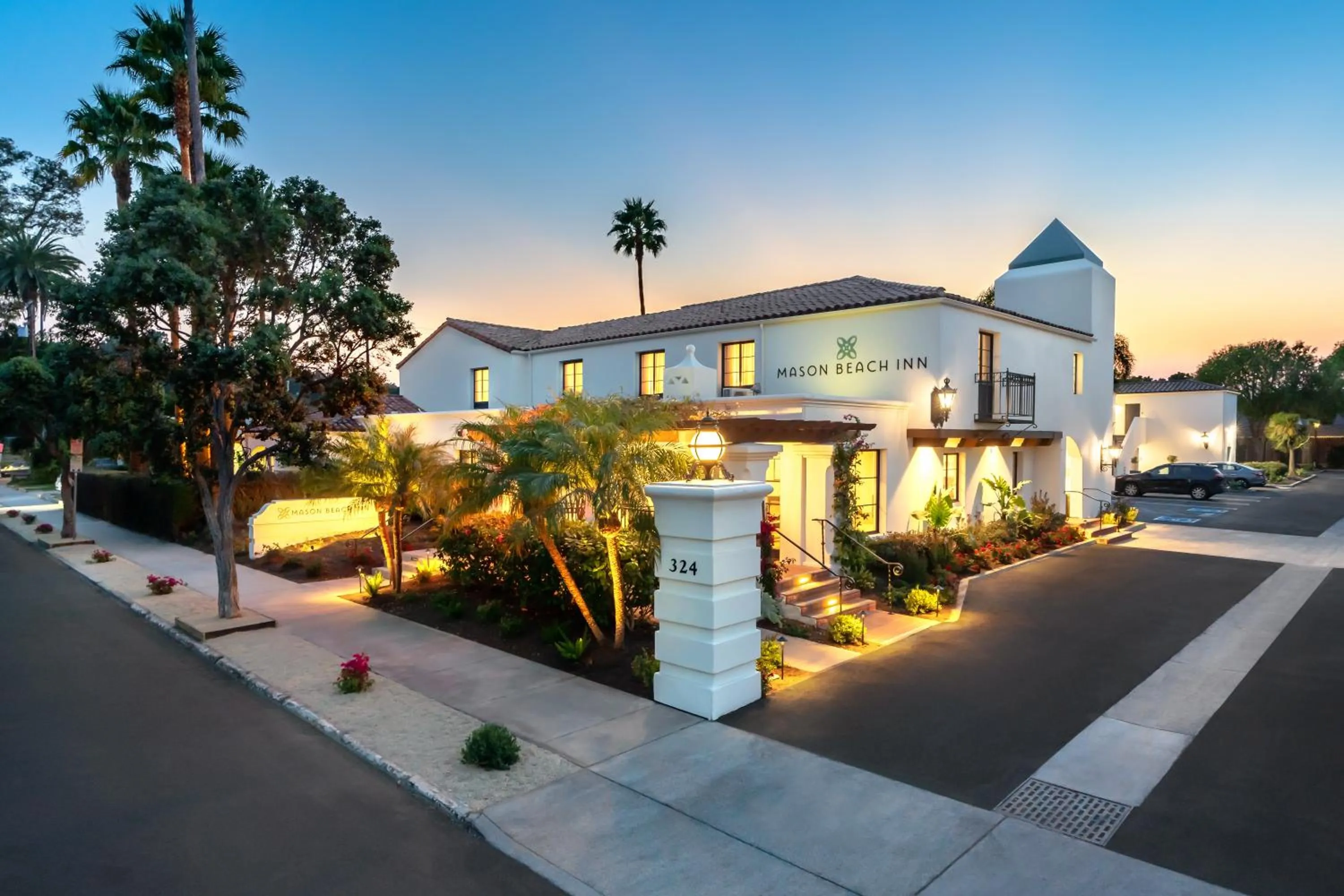 Facade/entrance in Mason Beach Inn