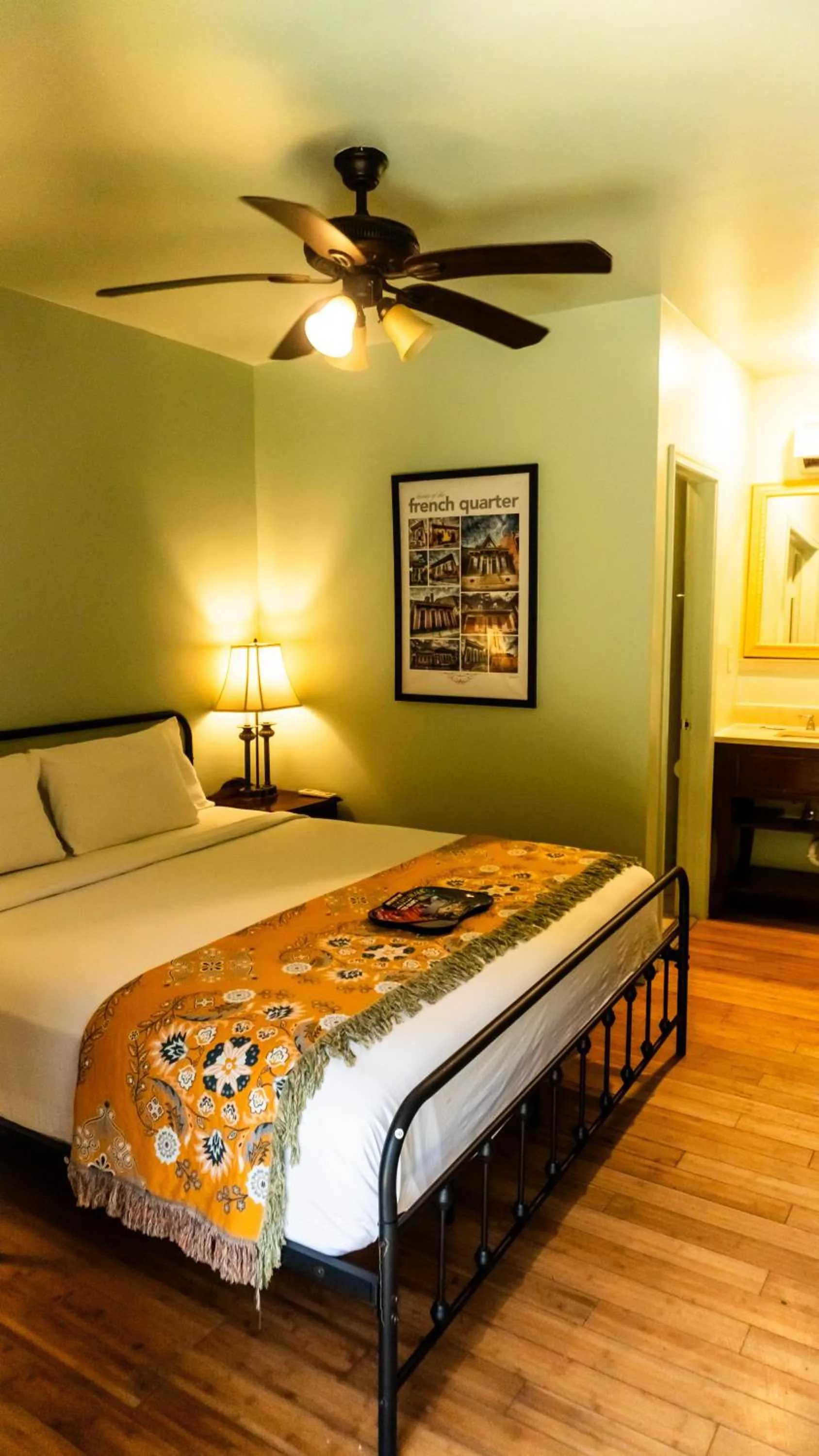 Bedroom, Bed in Historic Mardi Gras Inn