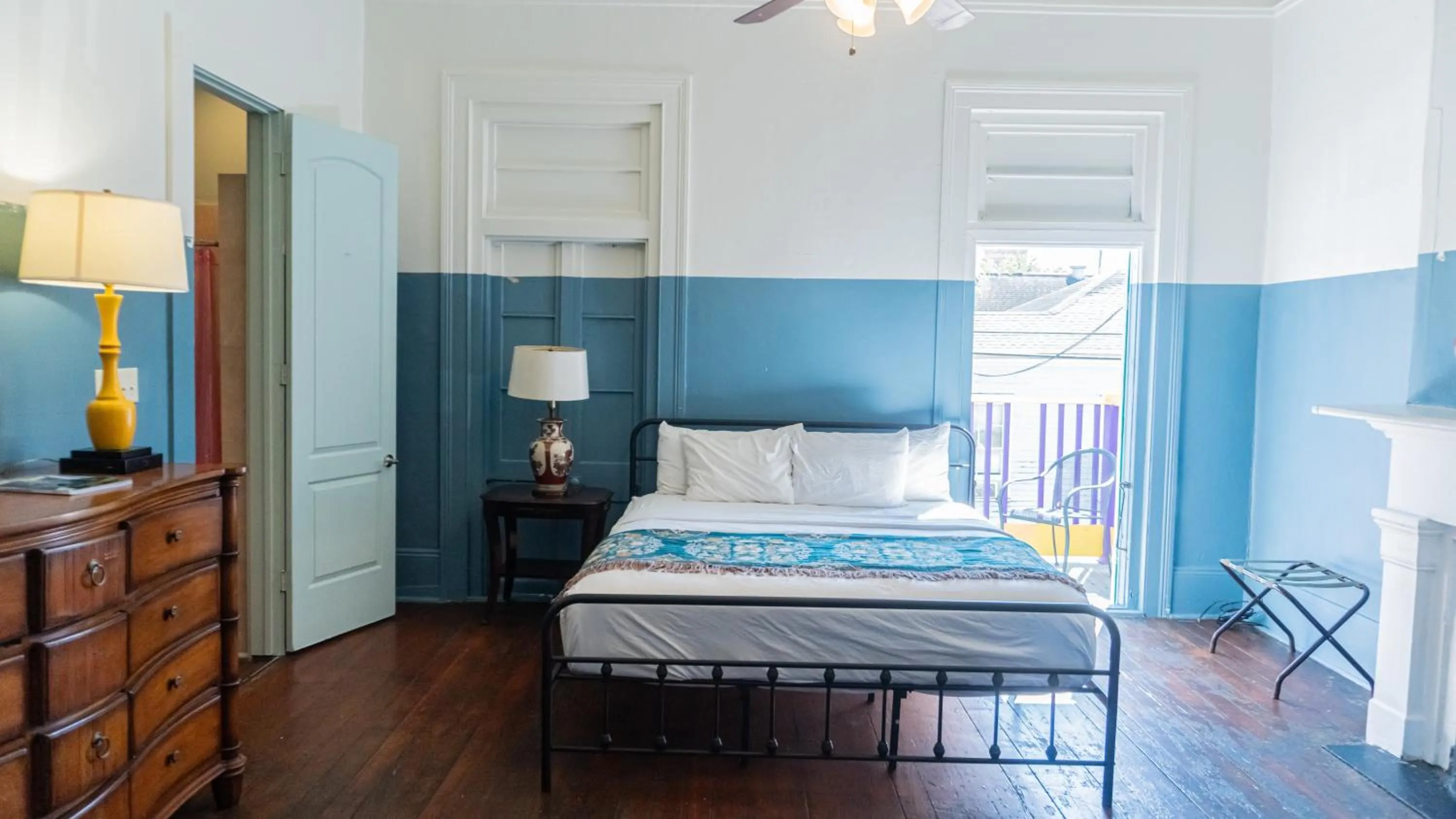 Bed in Historic Mardi Gras Inn