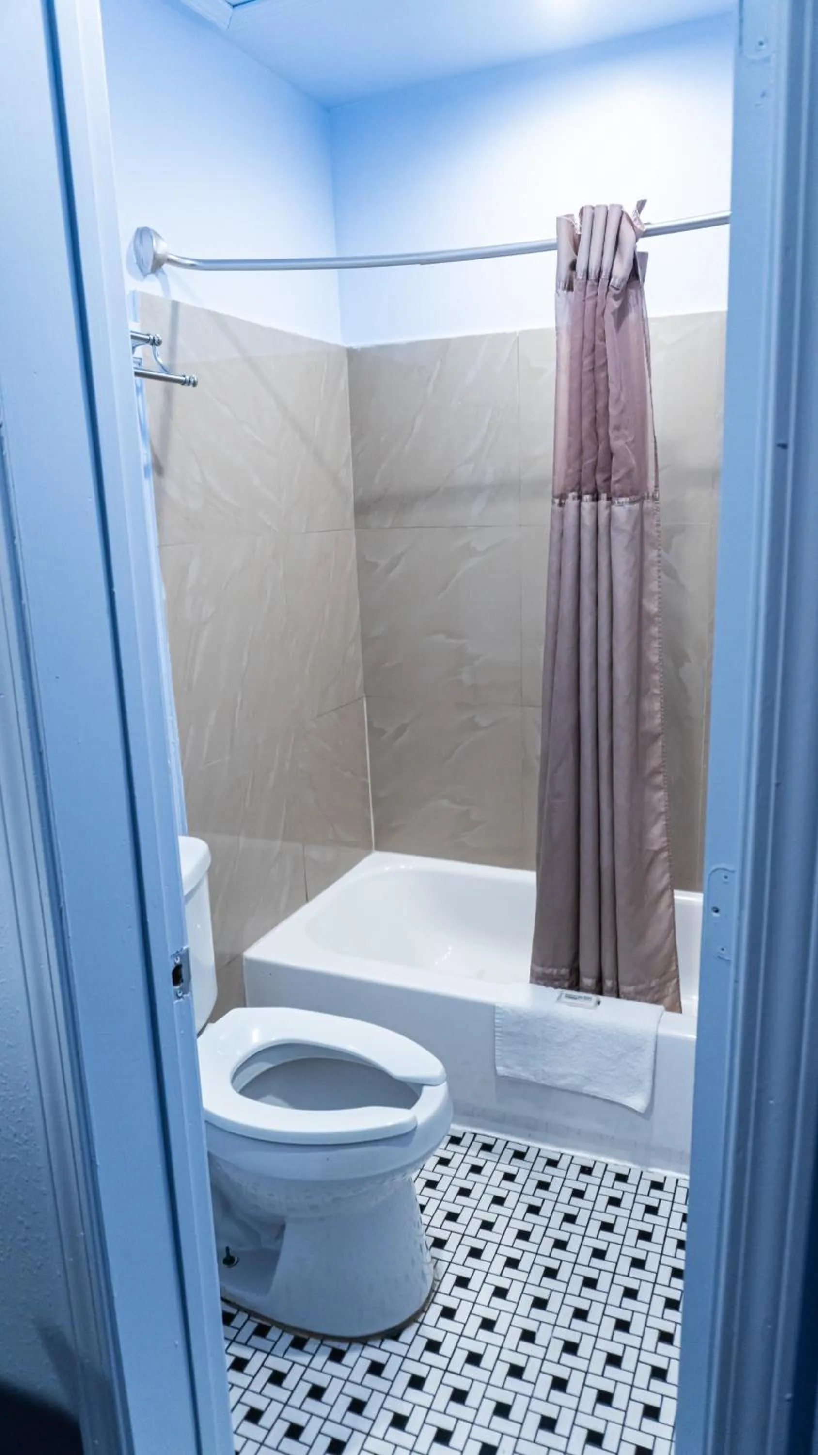 Bathroom in Historic Mardi Gras Inn