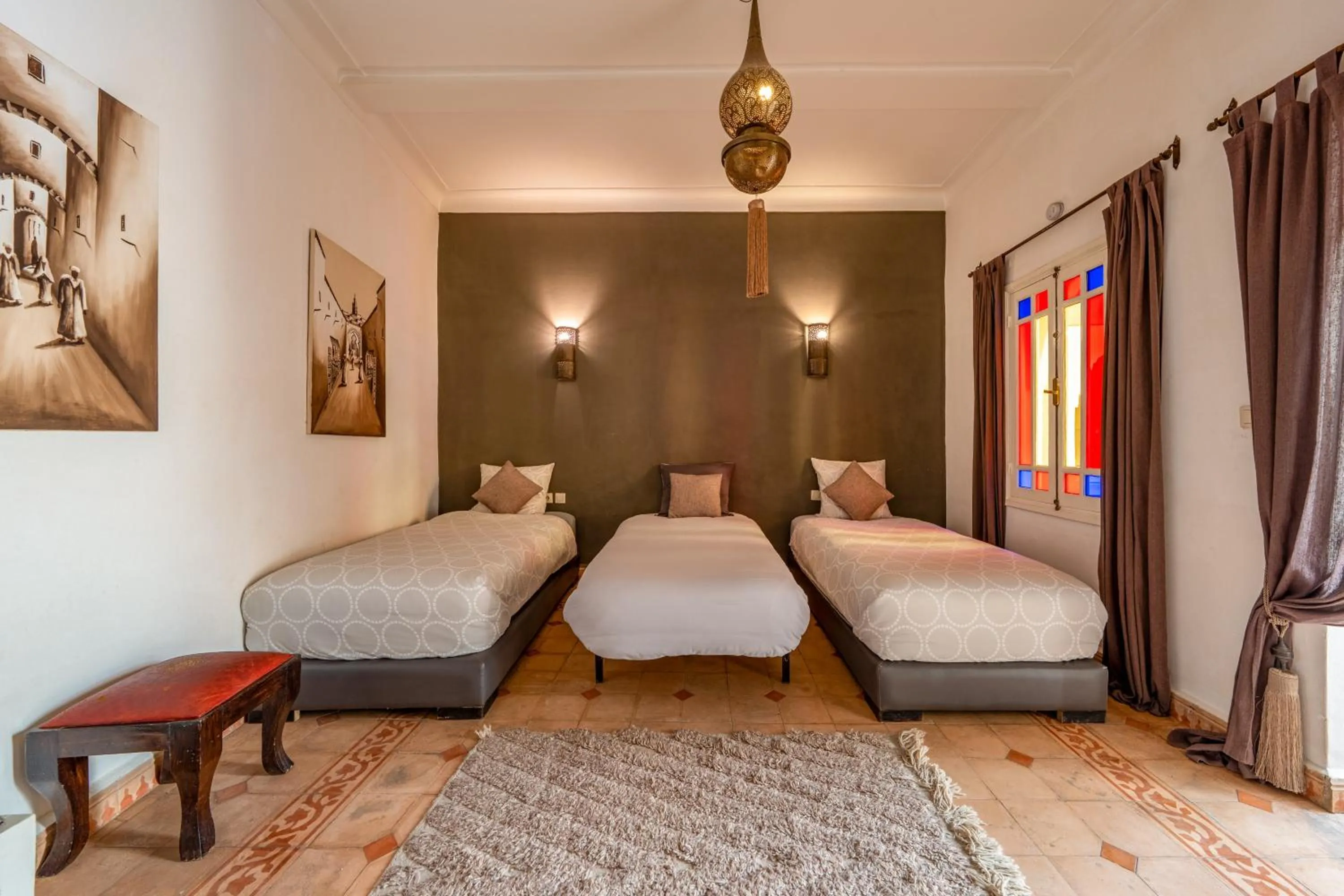 Bed in RIAD AWINATI Location Privatisée ,piscine chauffée , beau Rooftop