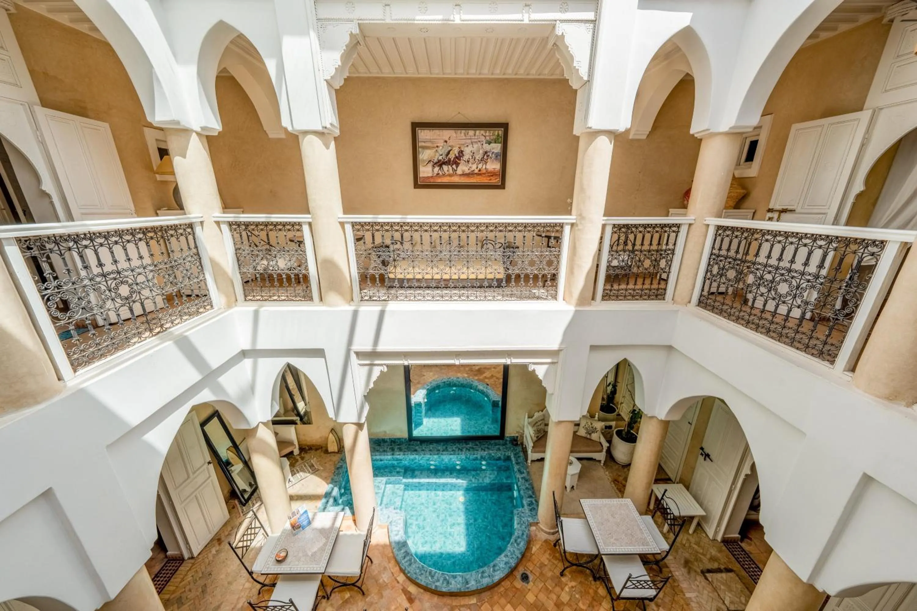 Living room in RIAD AWINATI Location Privatisée ,piscine chauffée , beau Rooftop