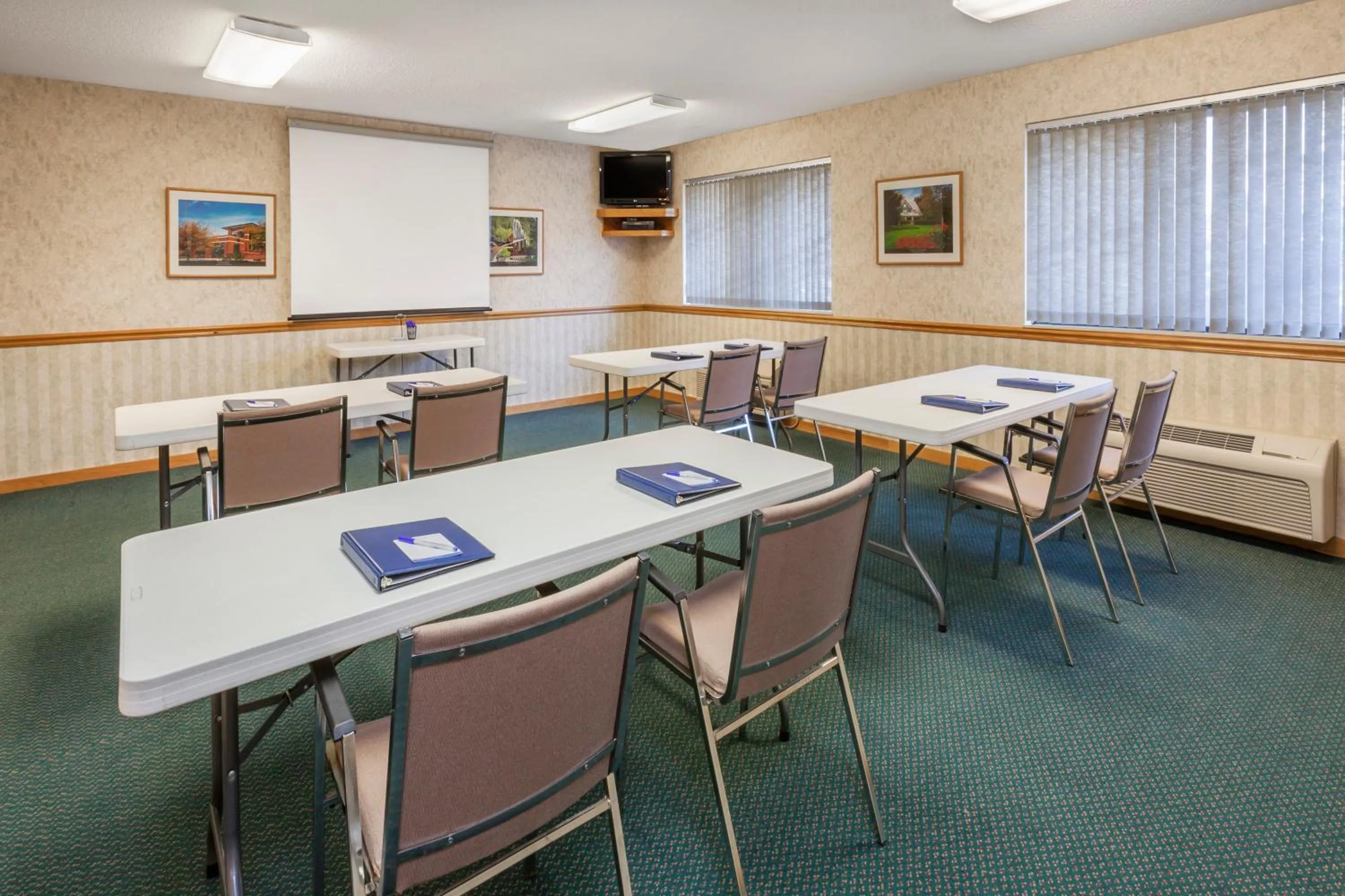 Meeting/conference room in Baymont by Wyndham Midland