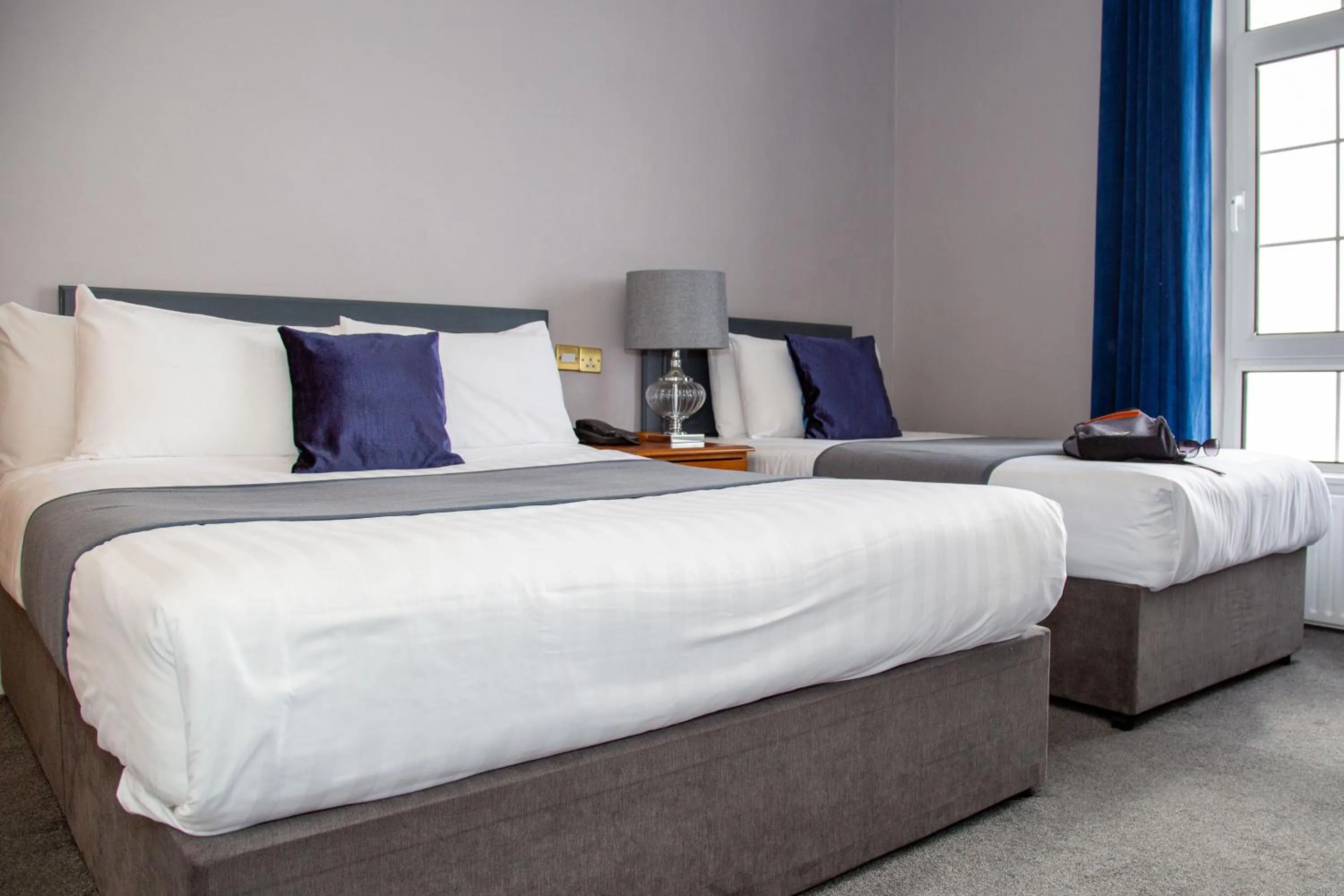 Bedroom, Bed in Commodore Hotel