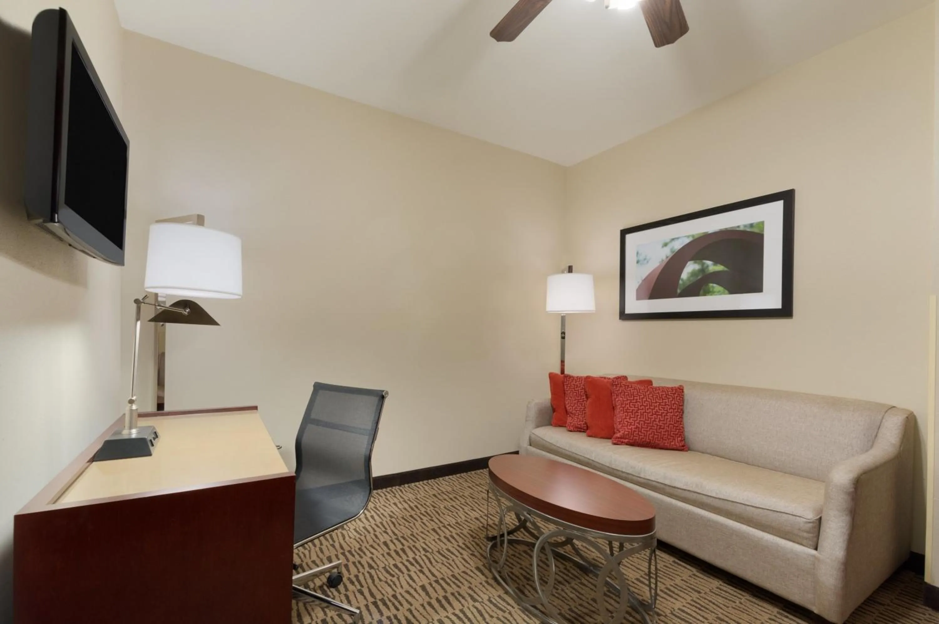 King Suite with Full Kitchenette - Mobility Access/Non-Smoking in Hawthorn Extended Stay by Wyndham College Station