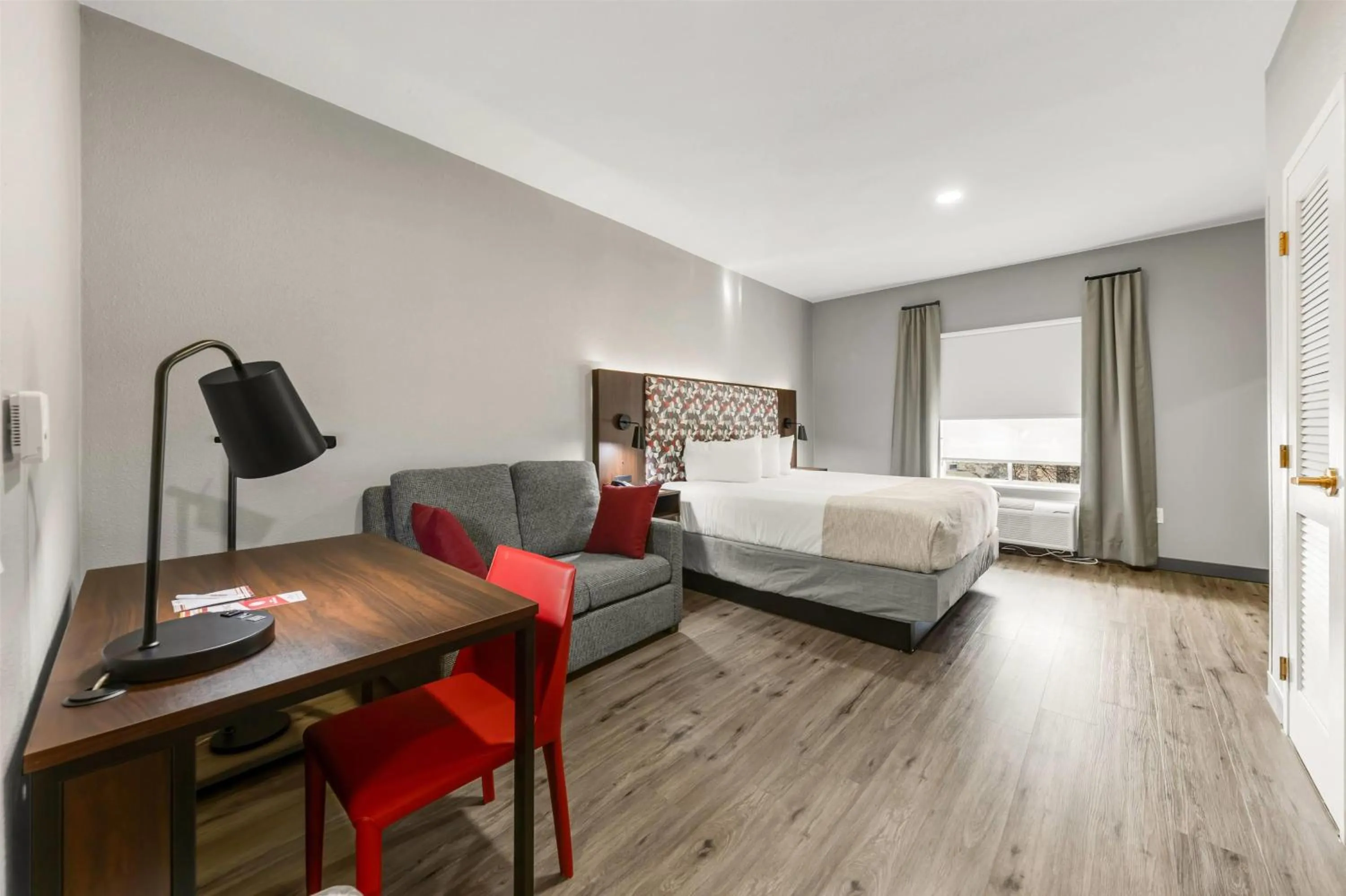 Photo of the whole room in Hawthorn Extended Stay by Wyndham College Station