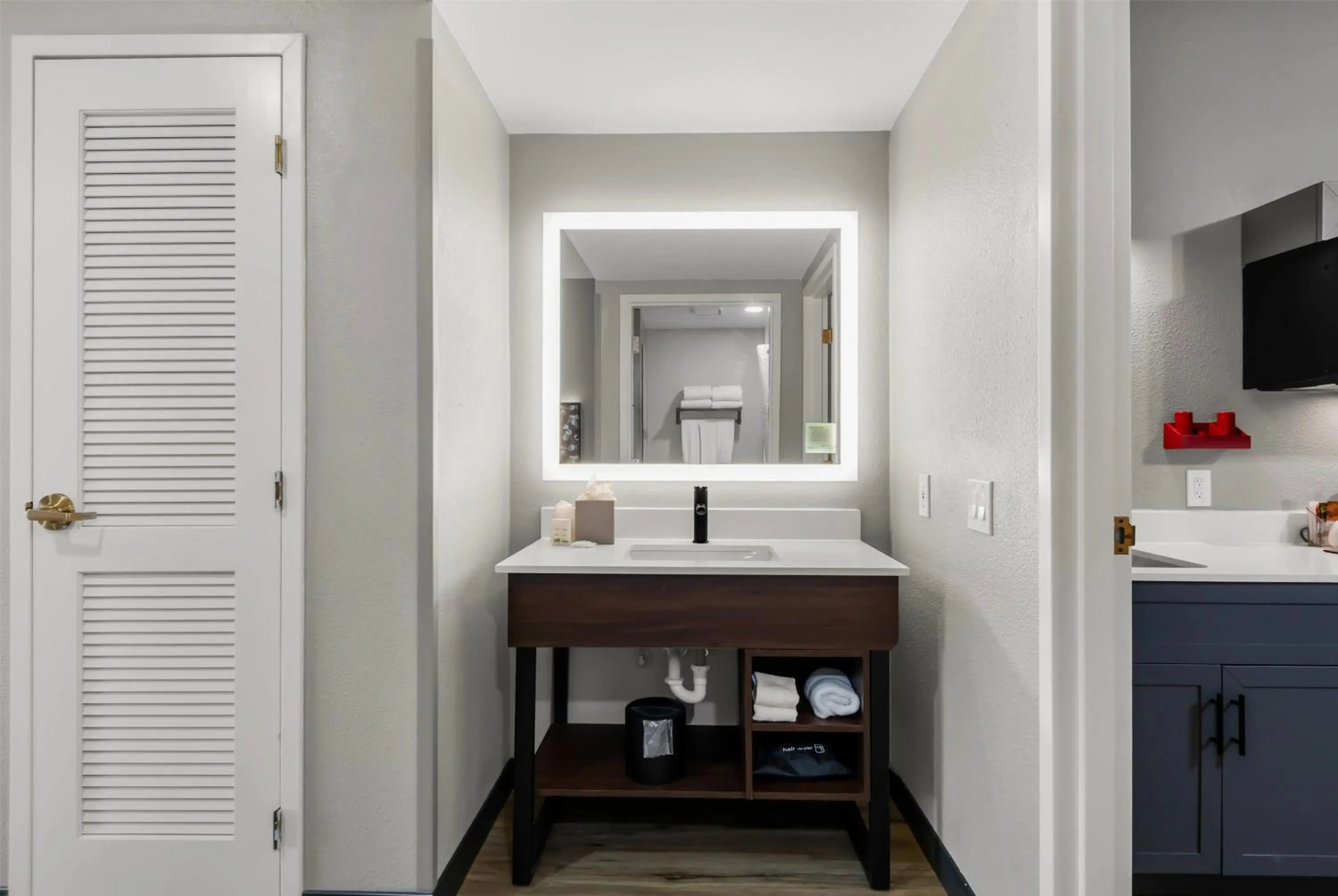 Photo of the whole room in Hawthorn Extended Stay by Wyndham College Station