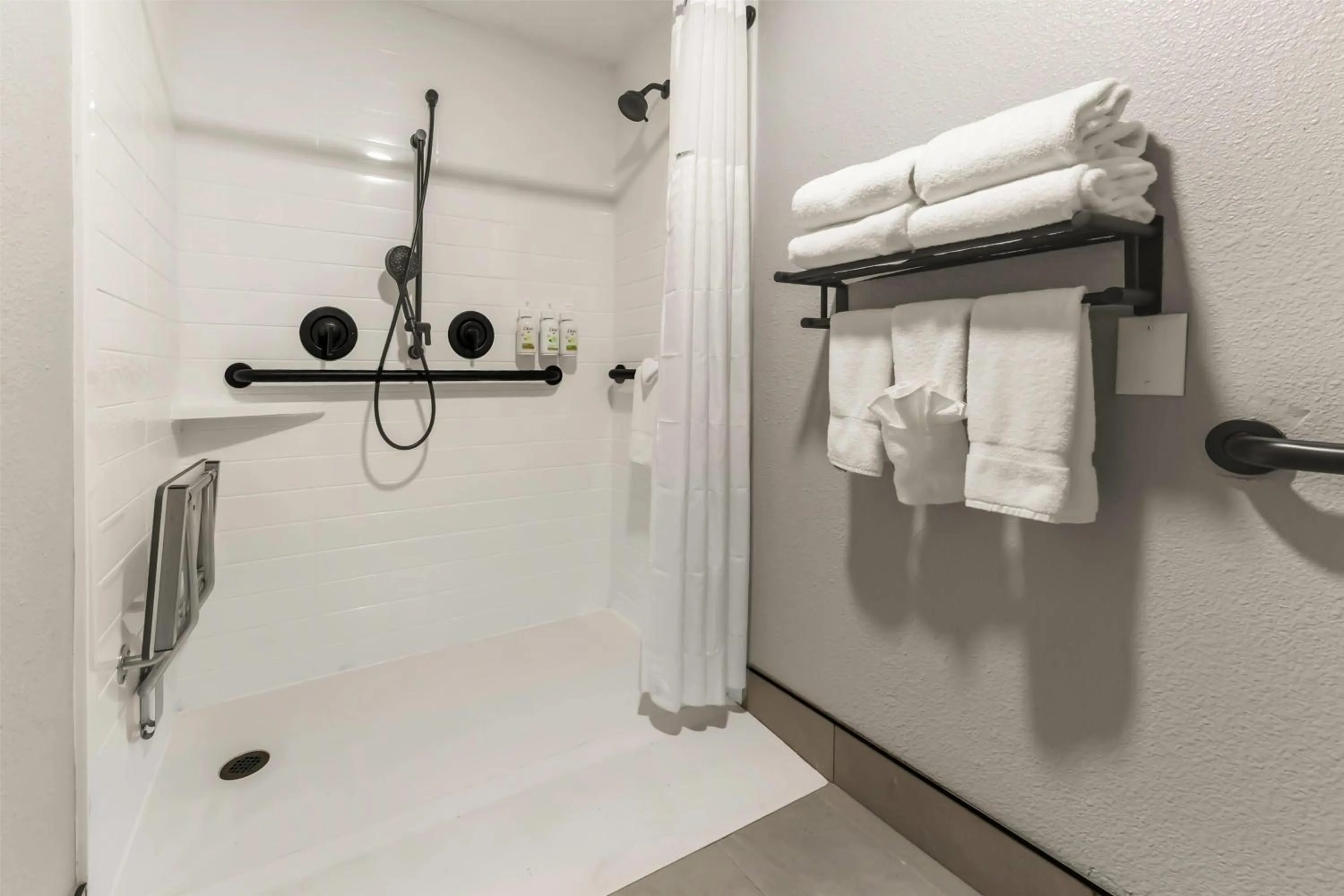 Photo of the whole room in Hawthorn Extended Stay by Wyndham College Station