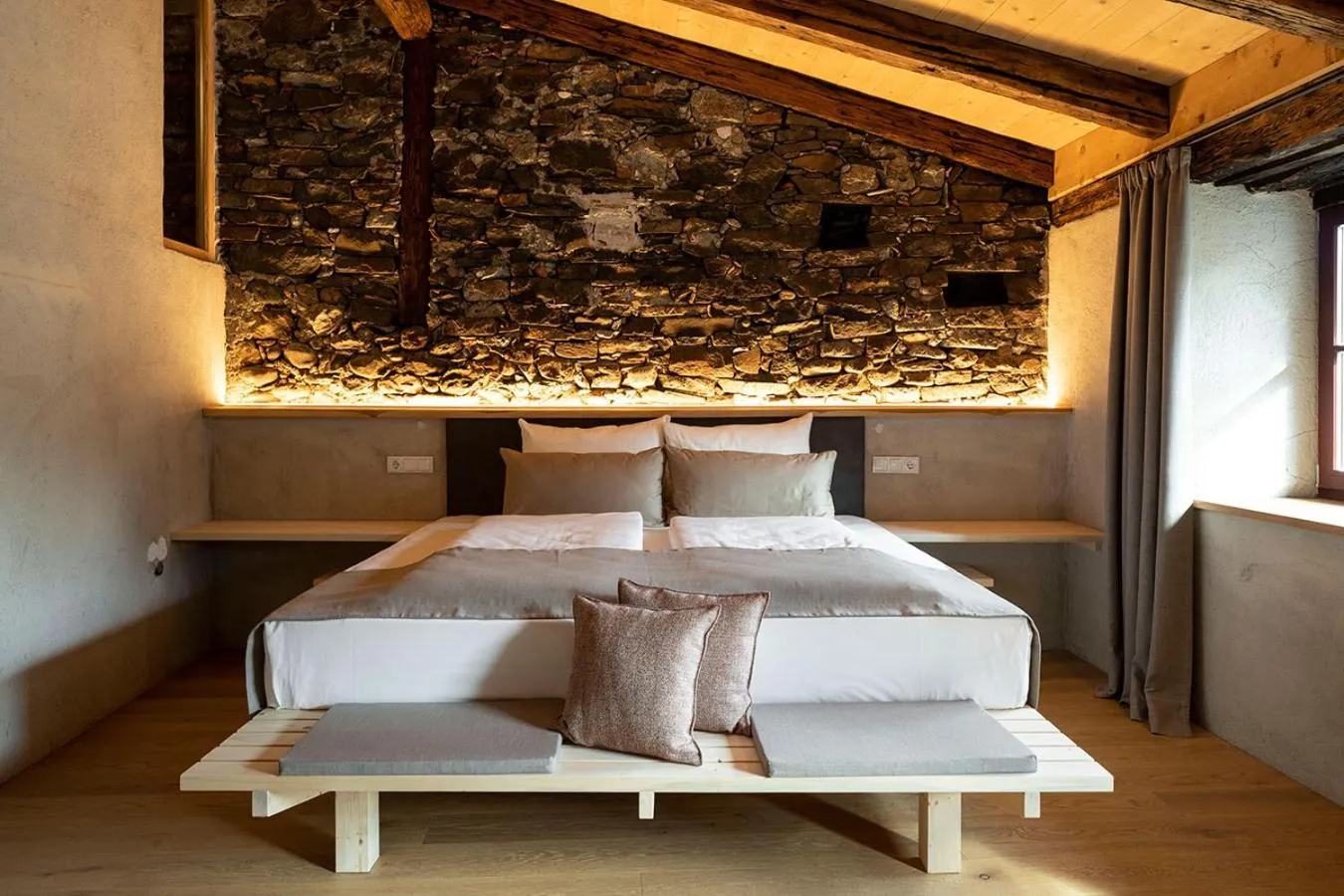 Photo of the whole room, Bed in rössl bianco b&b&b