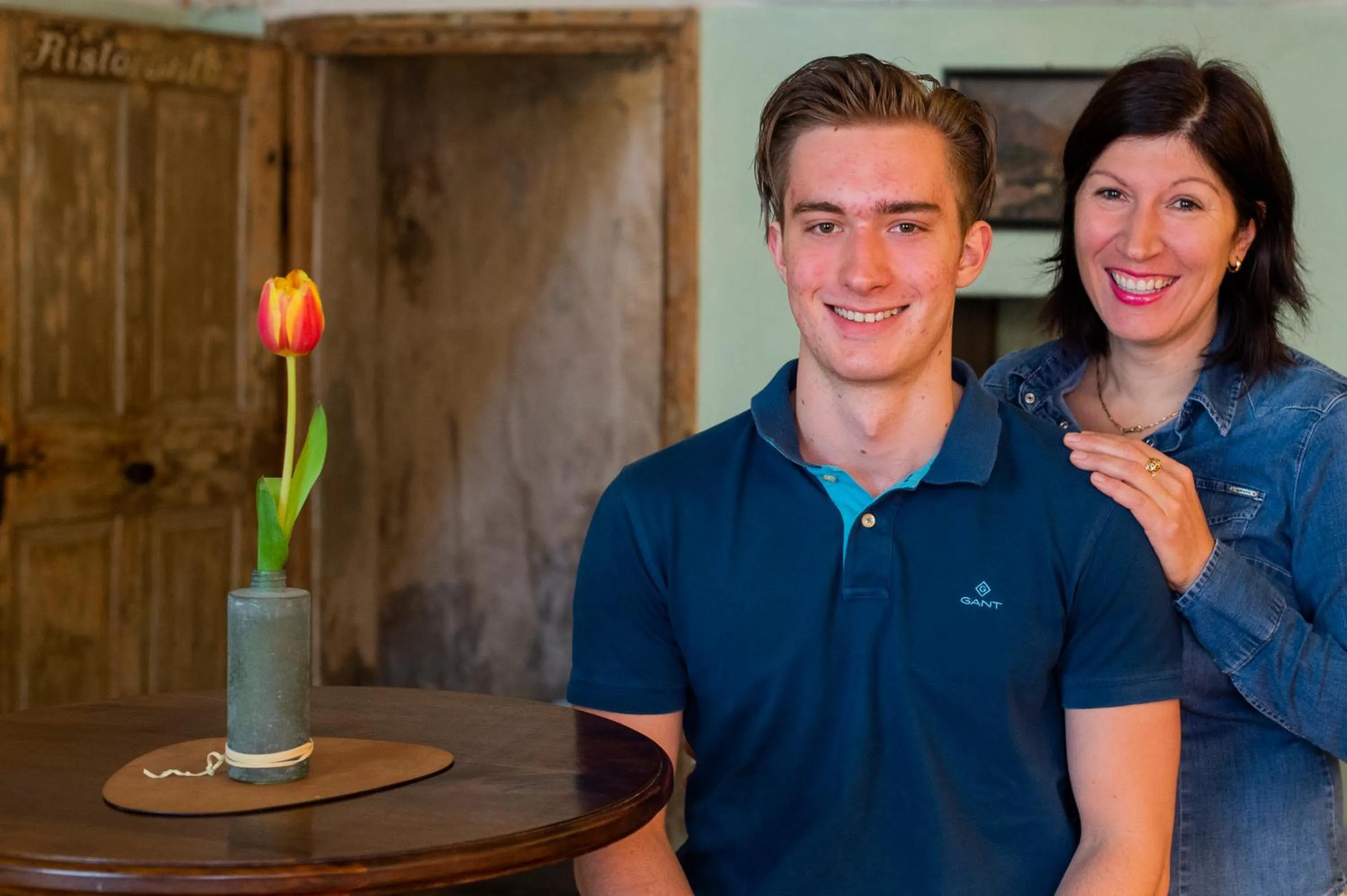 People in rössl bianco b&b&b