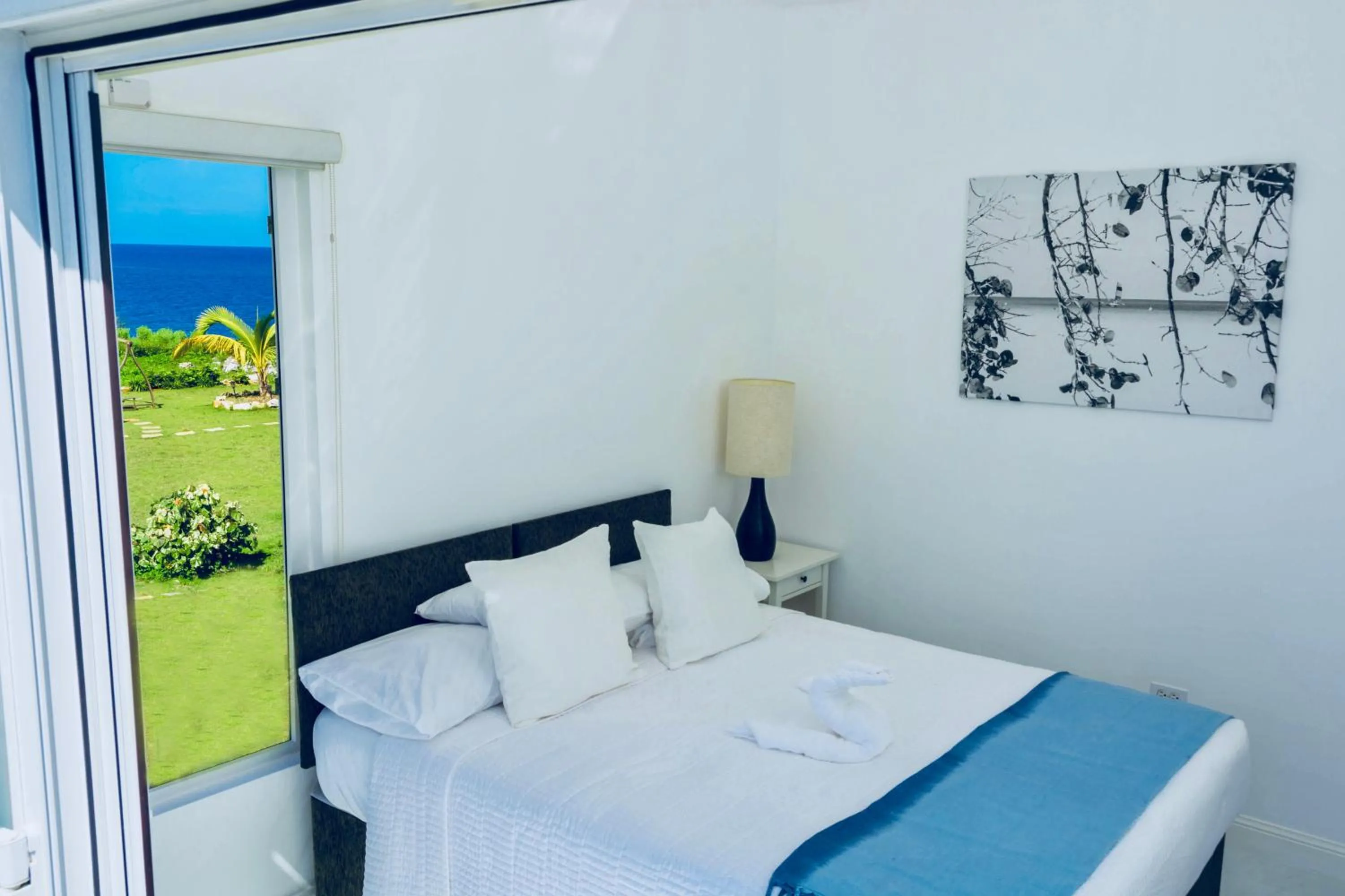 Bed in Stunning Ocean View