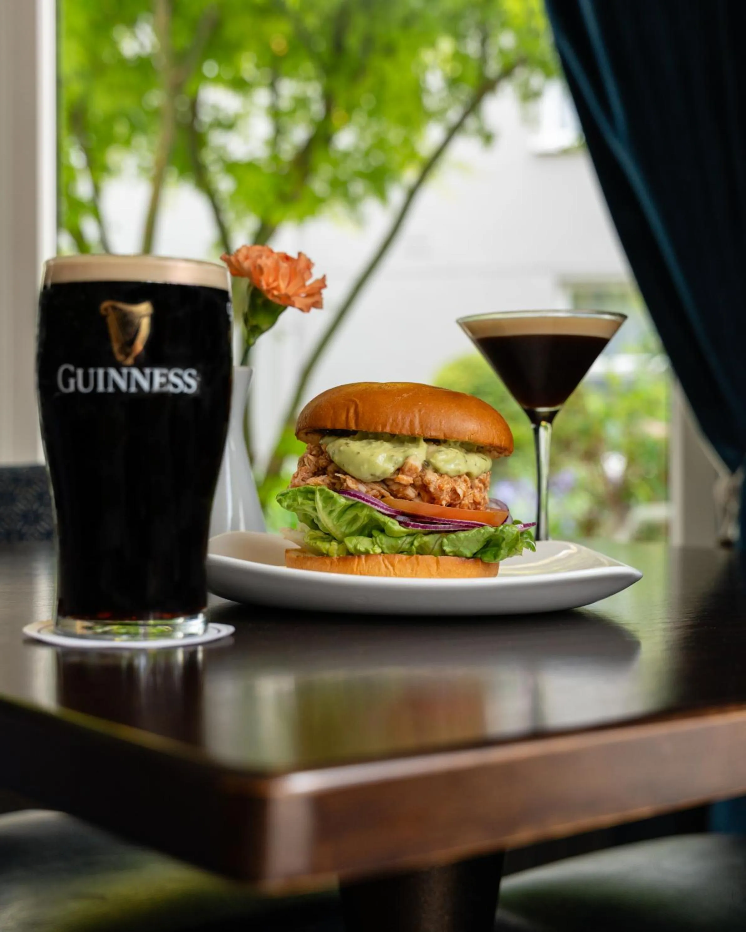 Restaurant/places to eat in The Sandymount Hotel