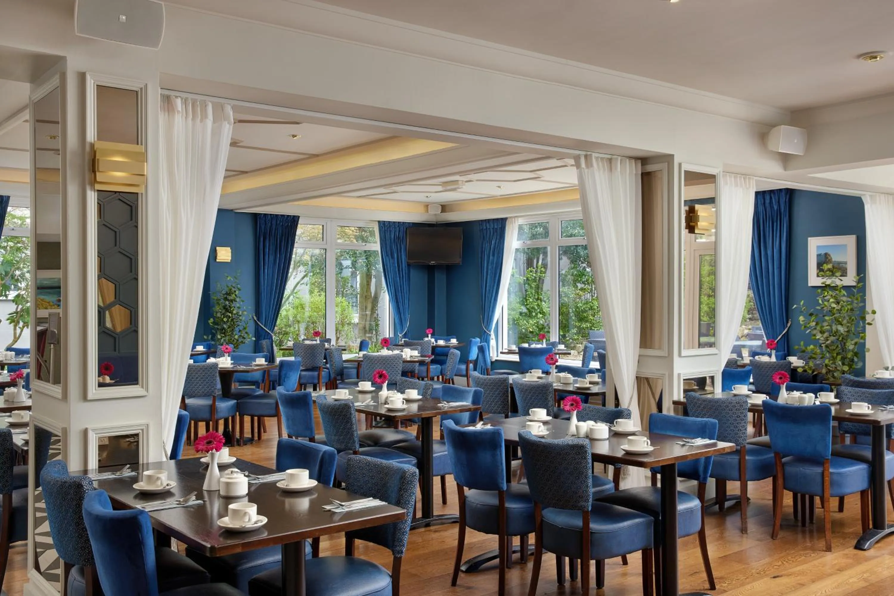 Restaurant/places to eat in The Sandymount Hotel