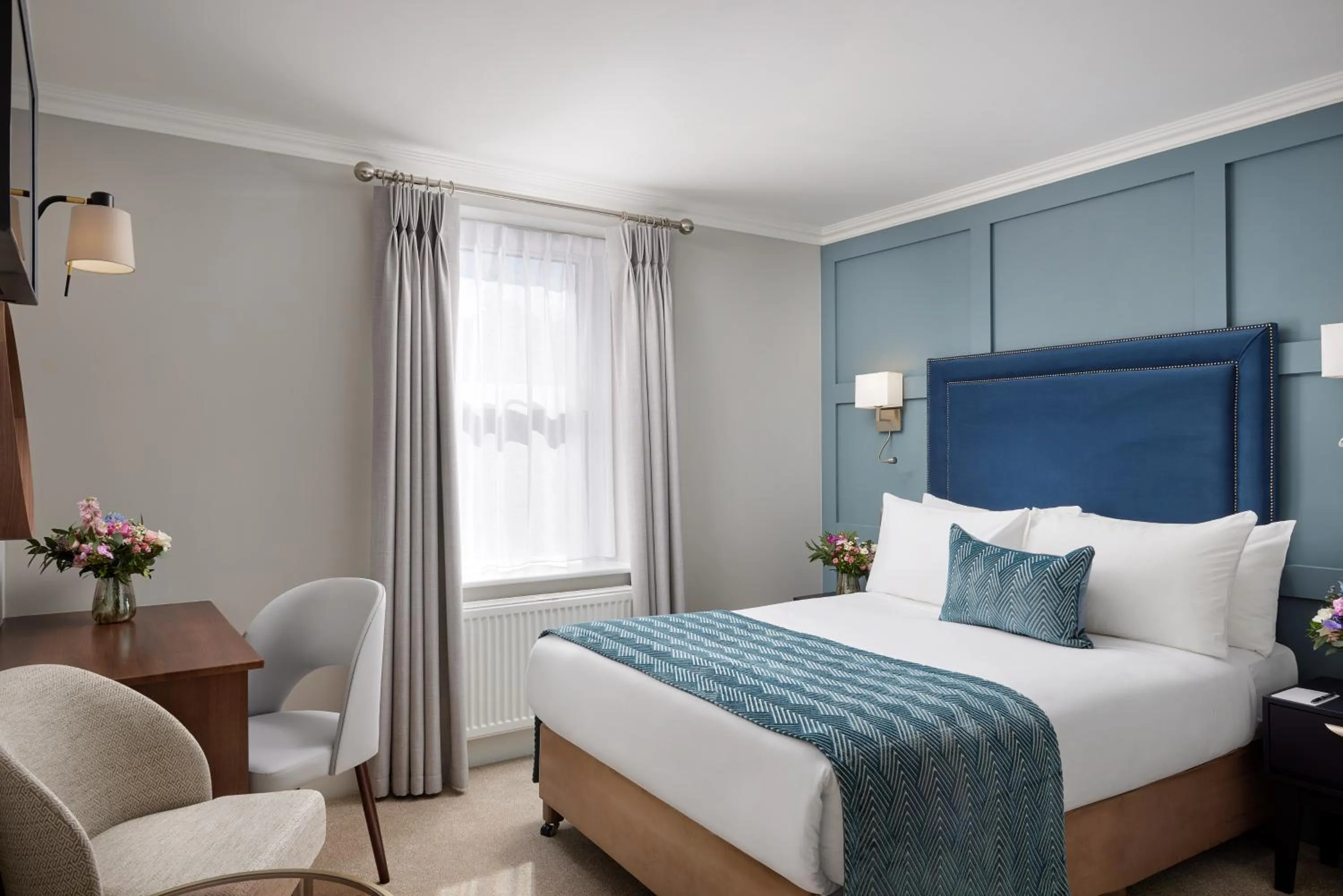 Bedroom, Bed in The Sandymount Hotel