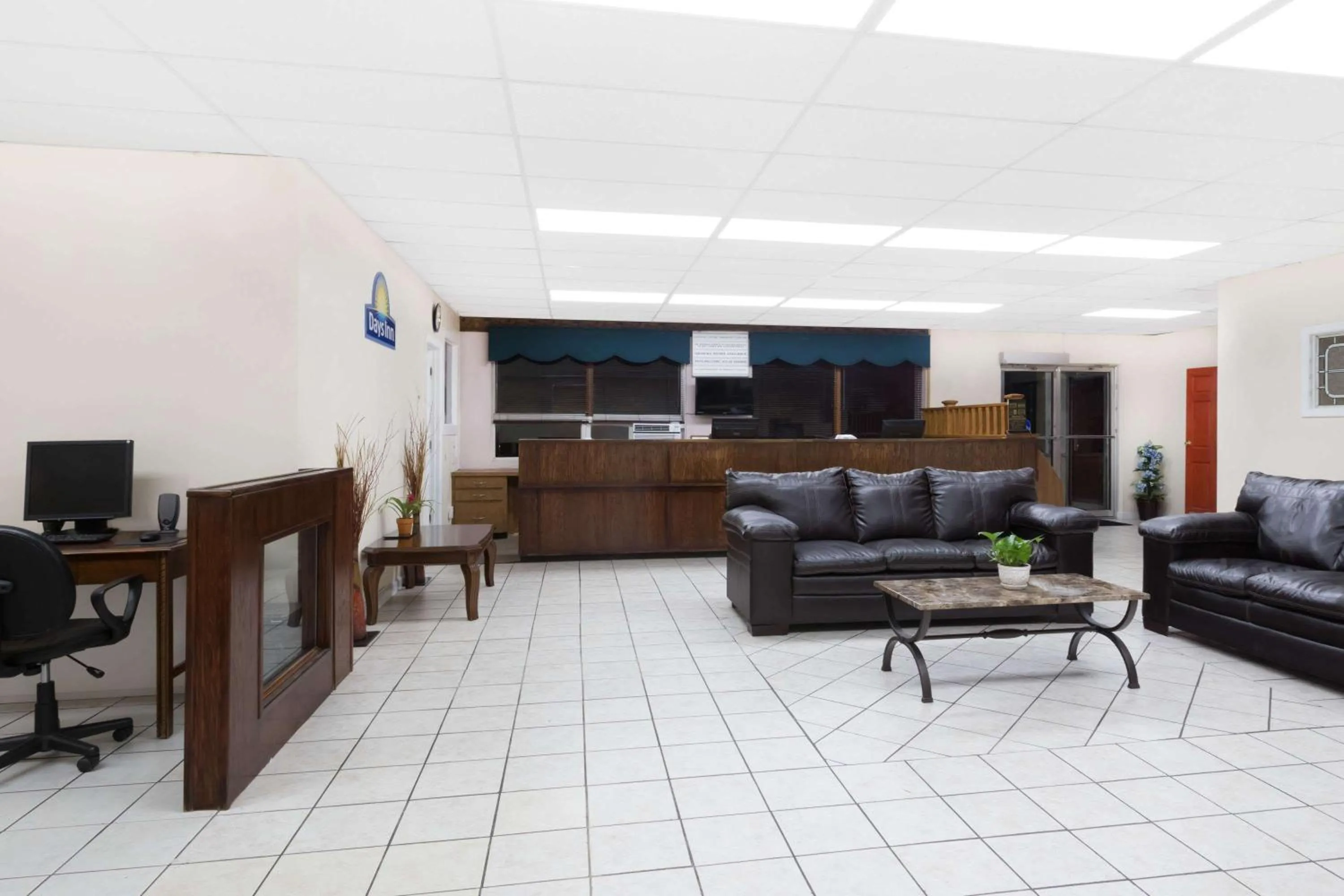 Lobby or reception, Seating Area in Days Inn by Wyndham Christiansburg