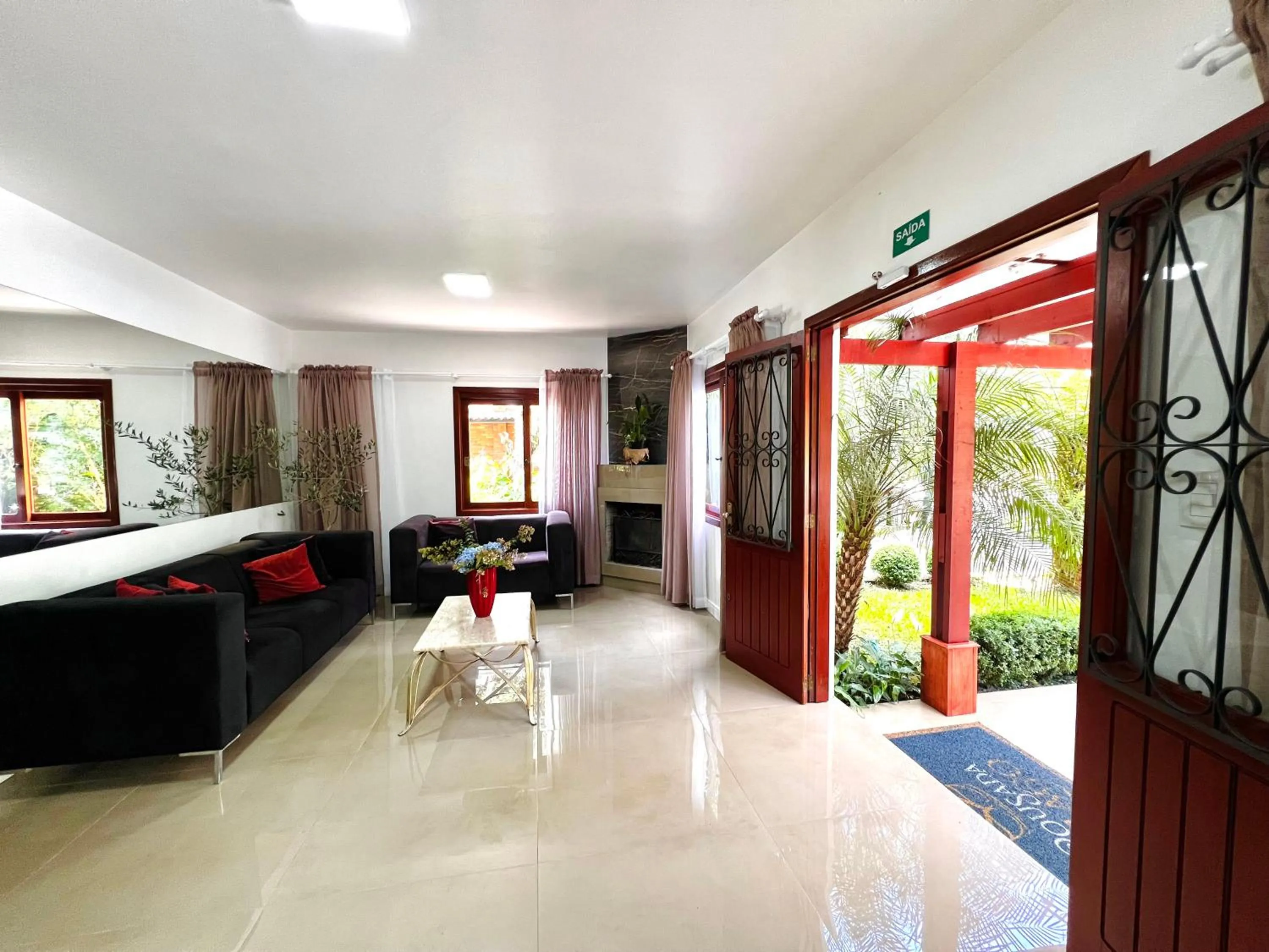 Lobby or reception, Bed in Pousada do Lago - Gramado