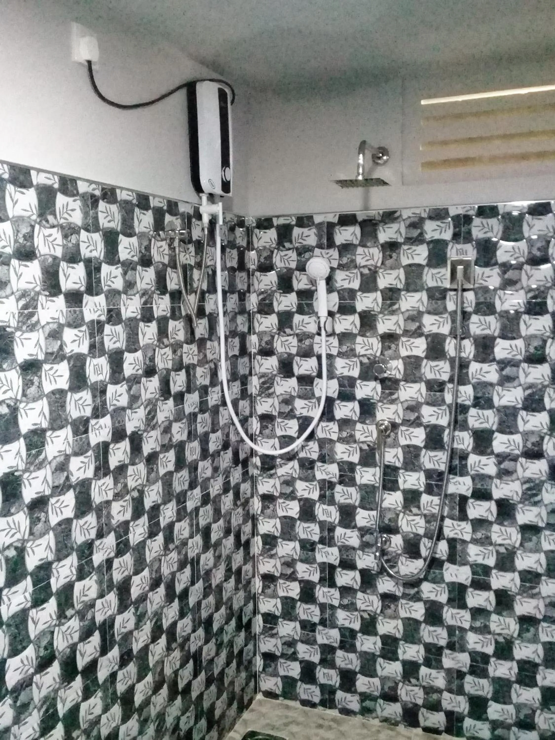 Shower in Avian Garden Udawalawe