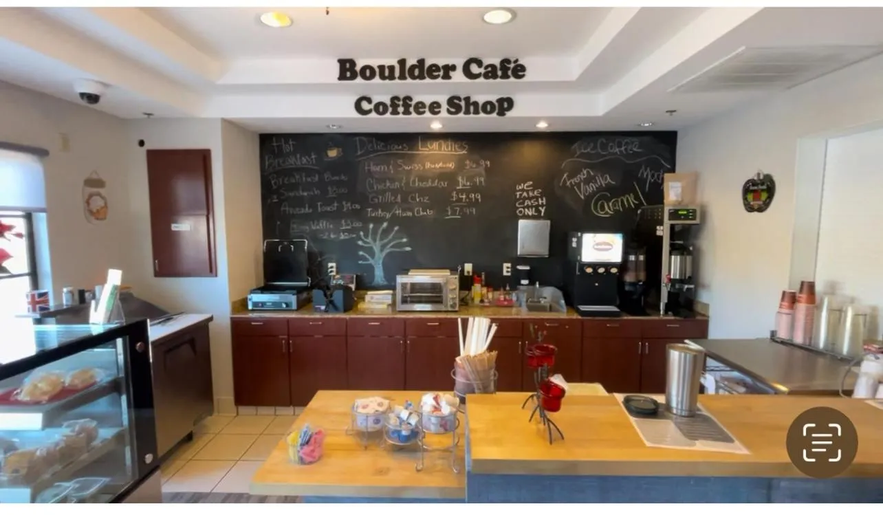 Restaurant/places to eat in Starlight Inn & Suites Motel 29 Palms Joshua Tree National Park