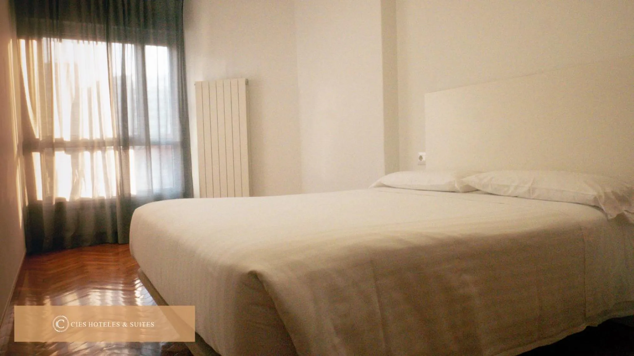 Bedroom, Bed in Cíes Premium Suitel García Barbón 73 - Love your Stay