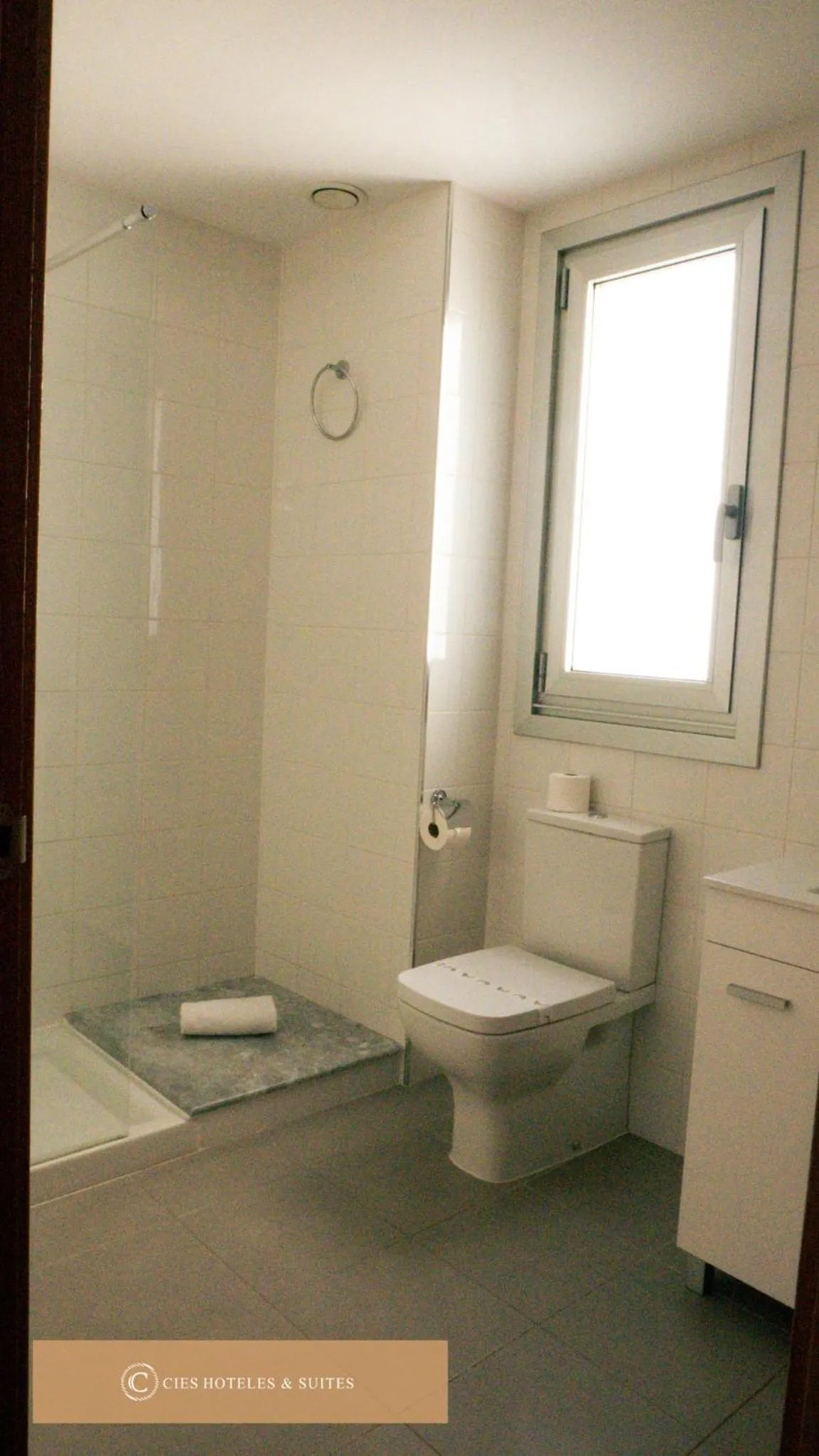 Shower in Cíes Premium Suitel García Barbón 73 - Love your Stay