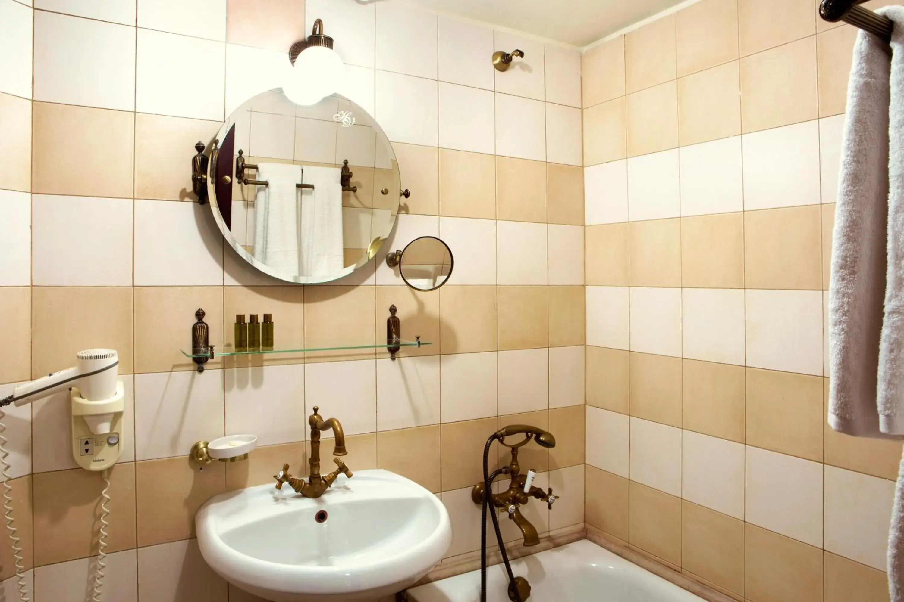 Standard Double Room in Zeus Essence Bucharest Venezia Standard Double Room in Zeus Essence Bucharest Venezia