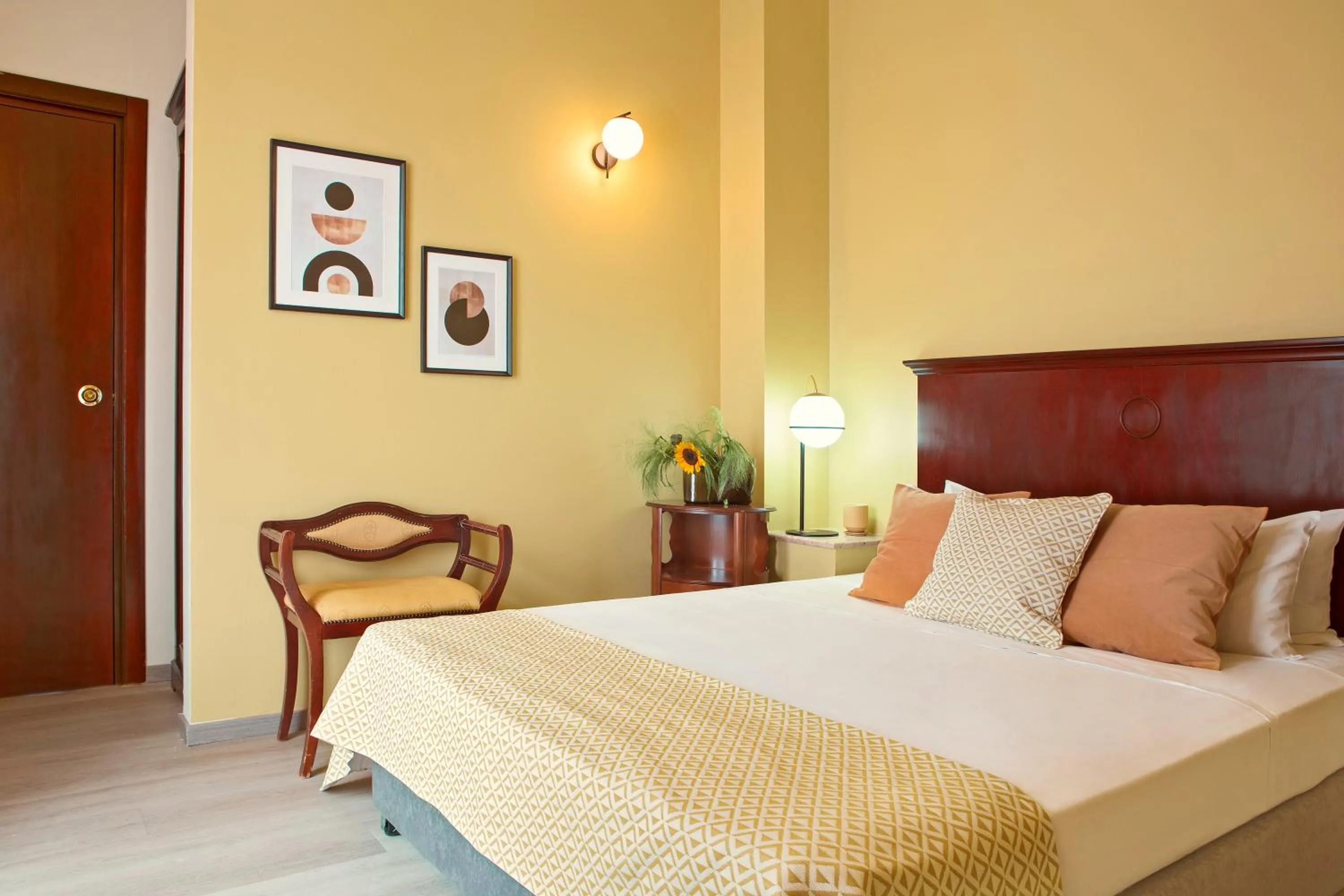 Bed in Zeus Essence Bucharest Venezia