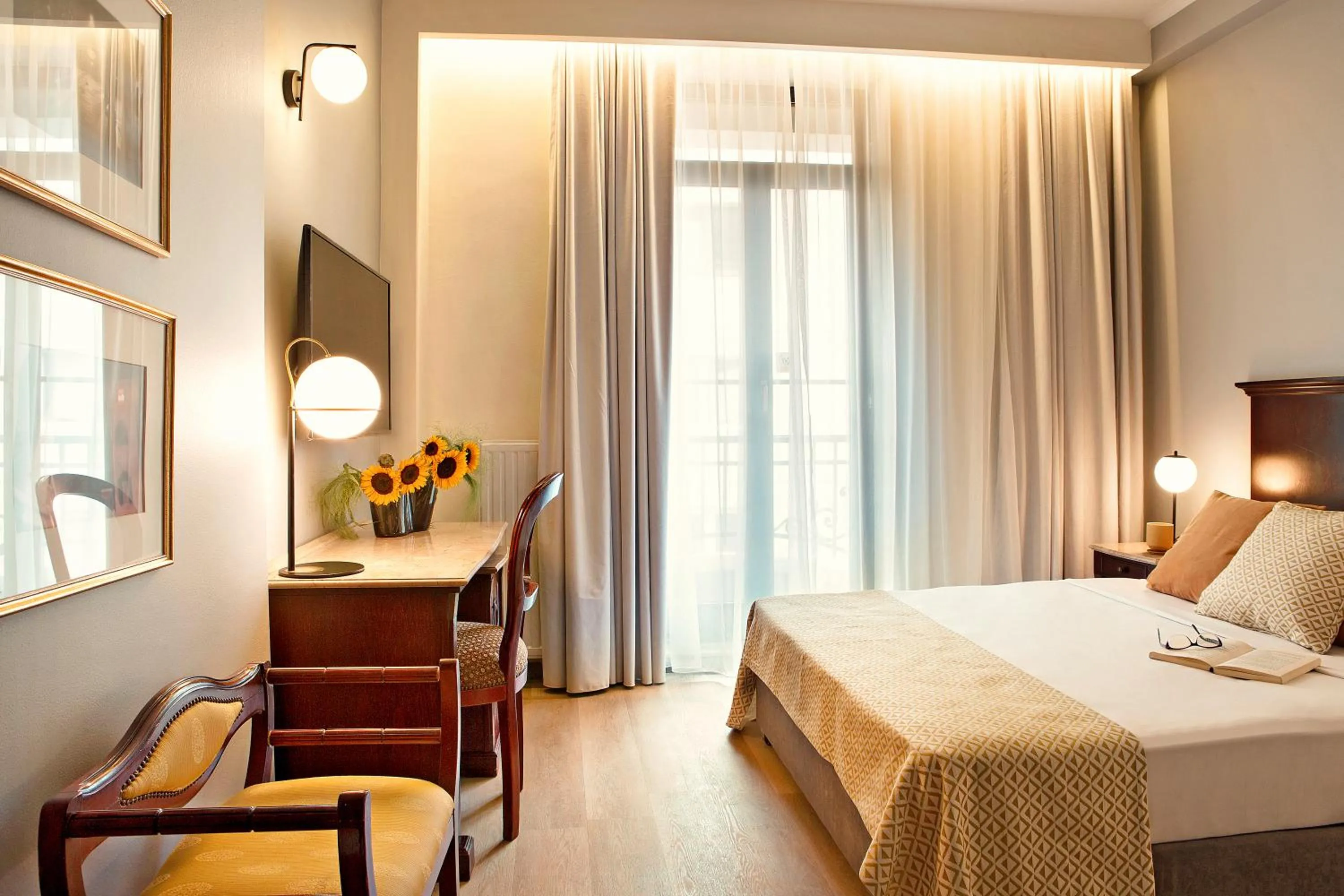 Bed in Zeus Essence Bucharest Venezia