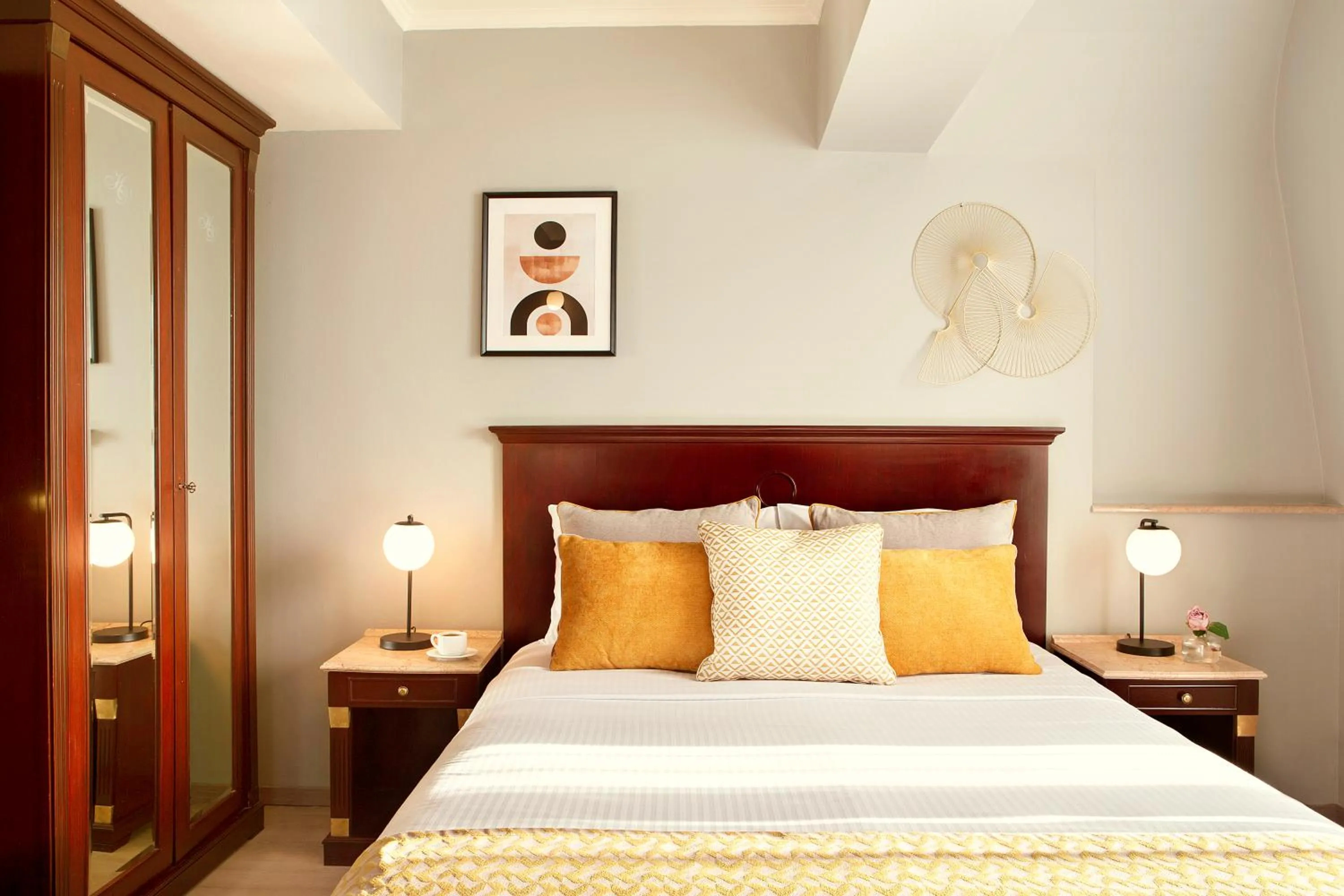 Bed in Zeus Essence Bucharest Venezia