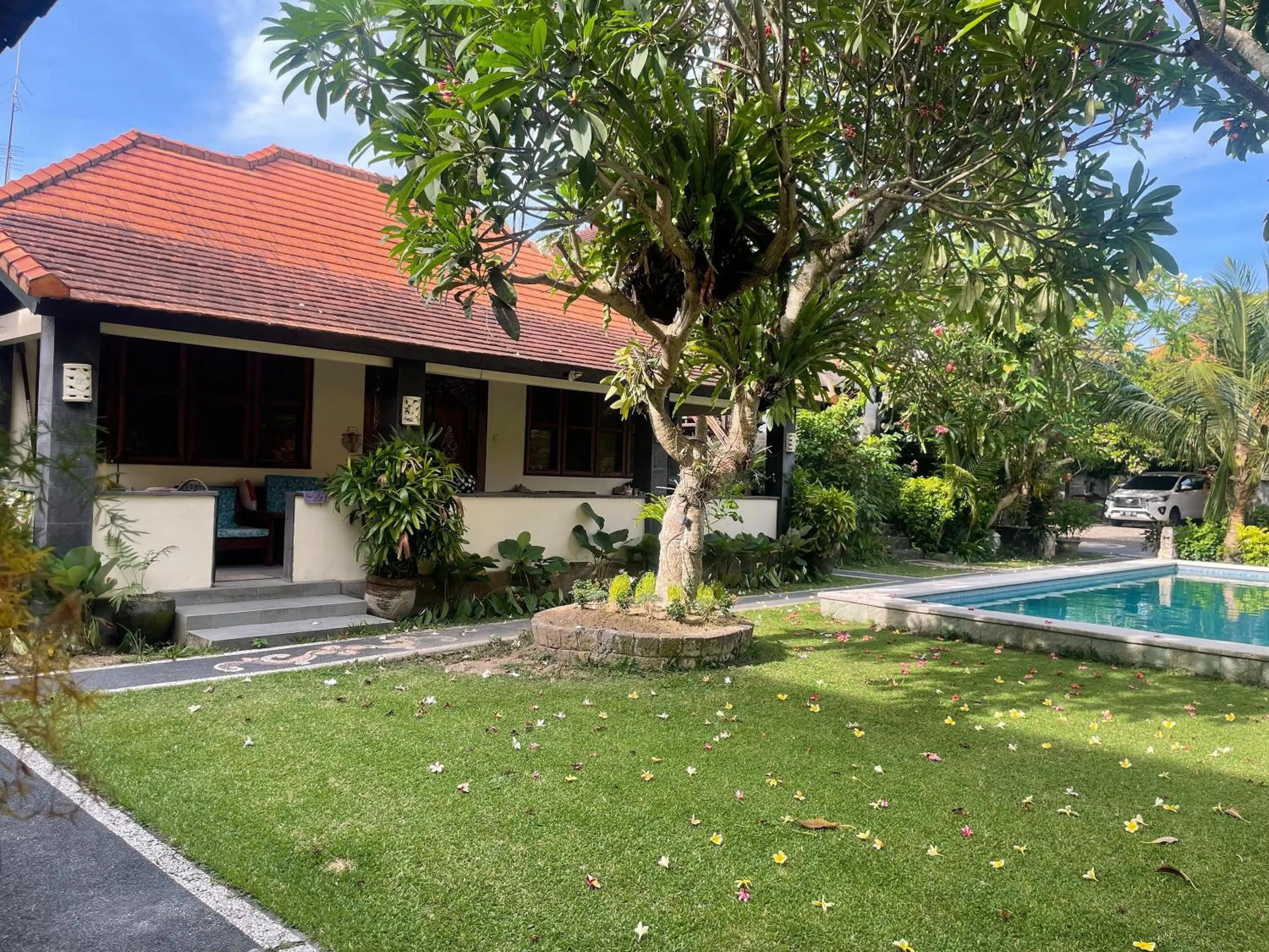 Property building in Graha Madesimon