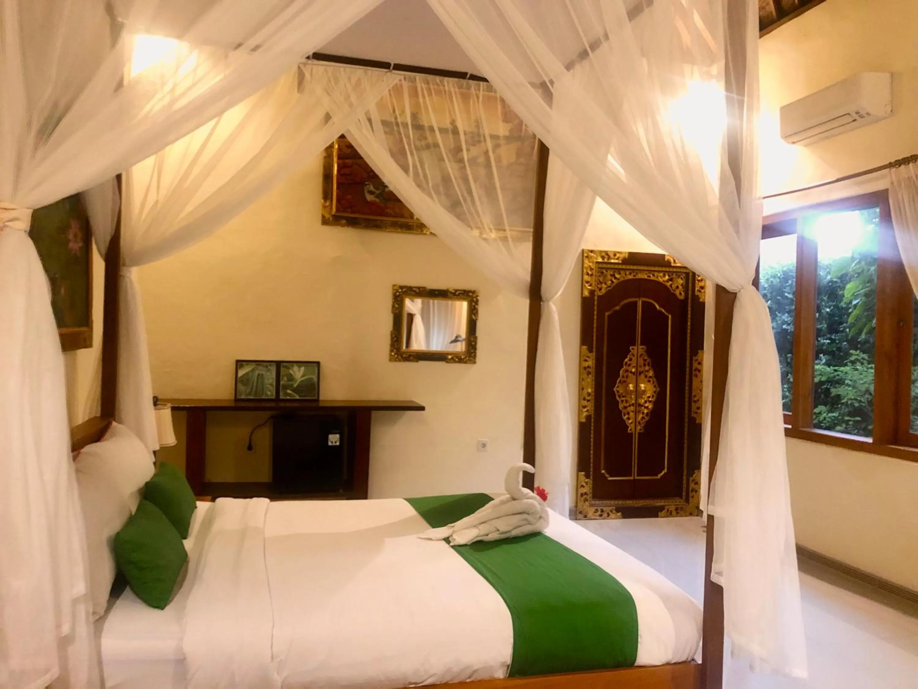 Bed in Graha Madesimon