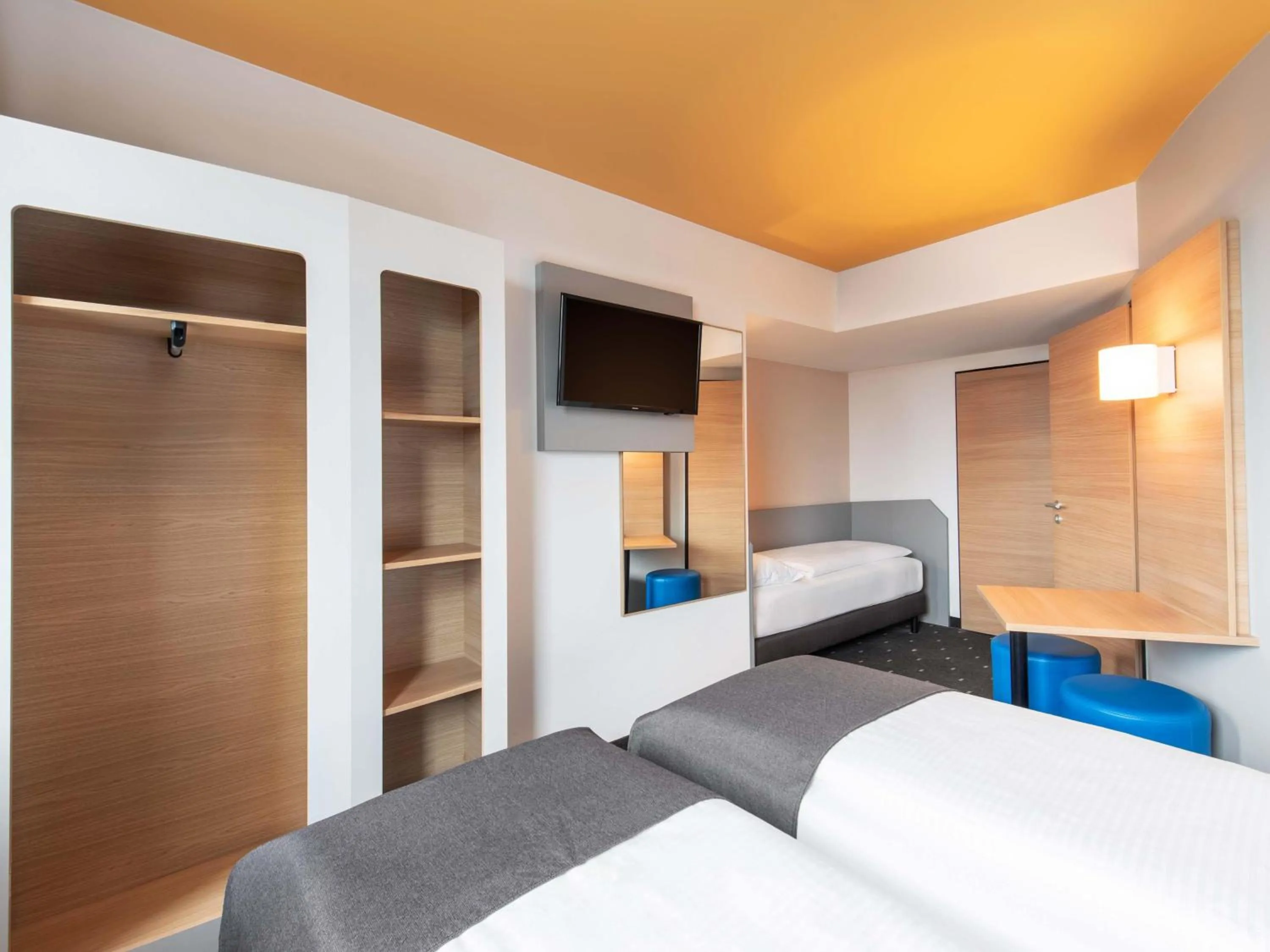 Photo of the whole room, Bed in B&B Hotel Landshut