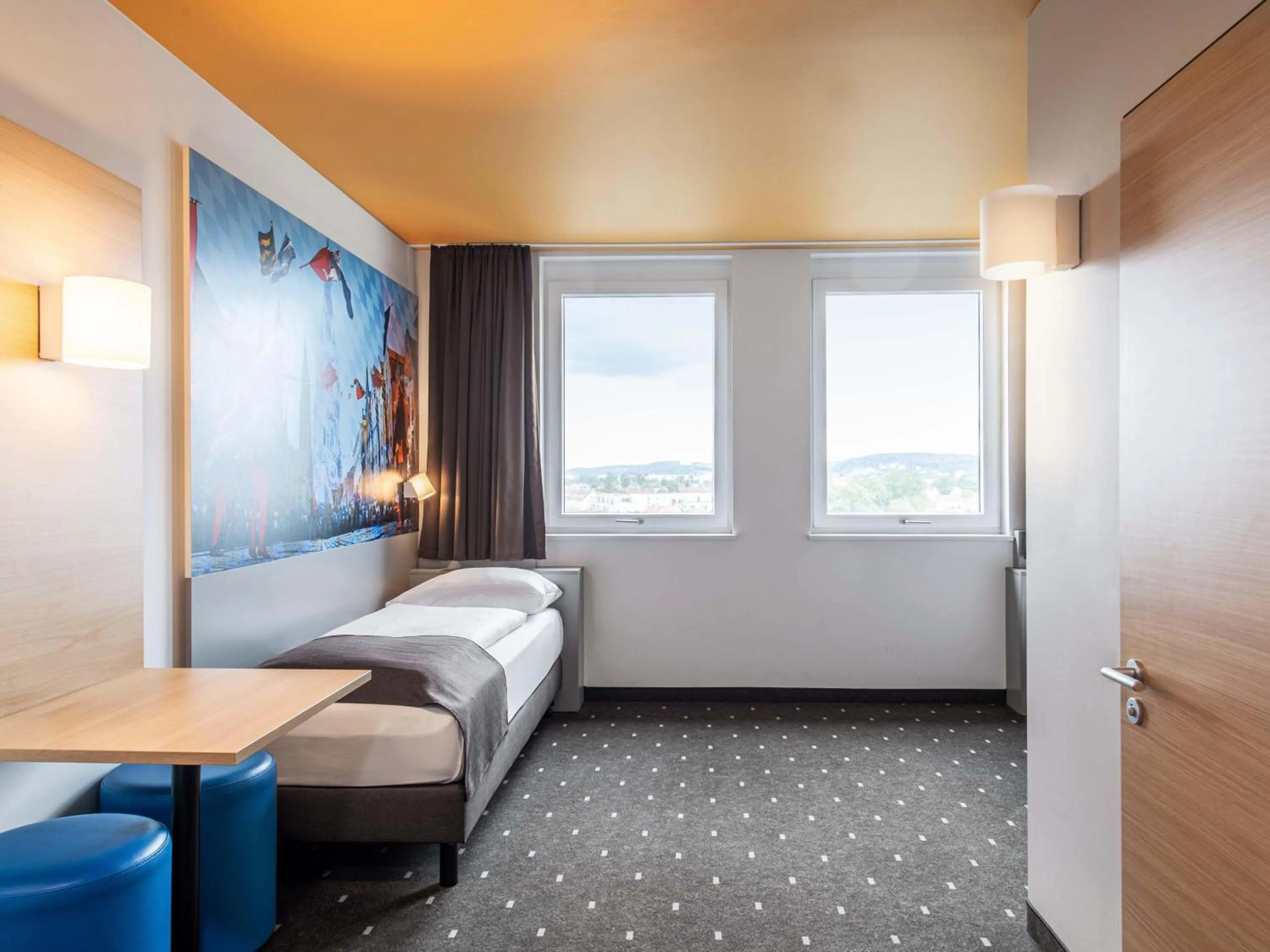 Photo of the whole room, Bed in B&B Hotel Landshut