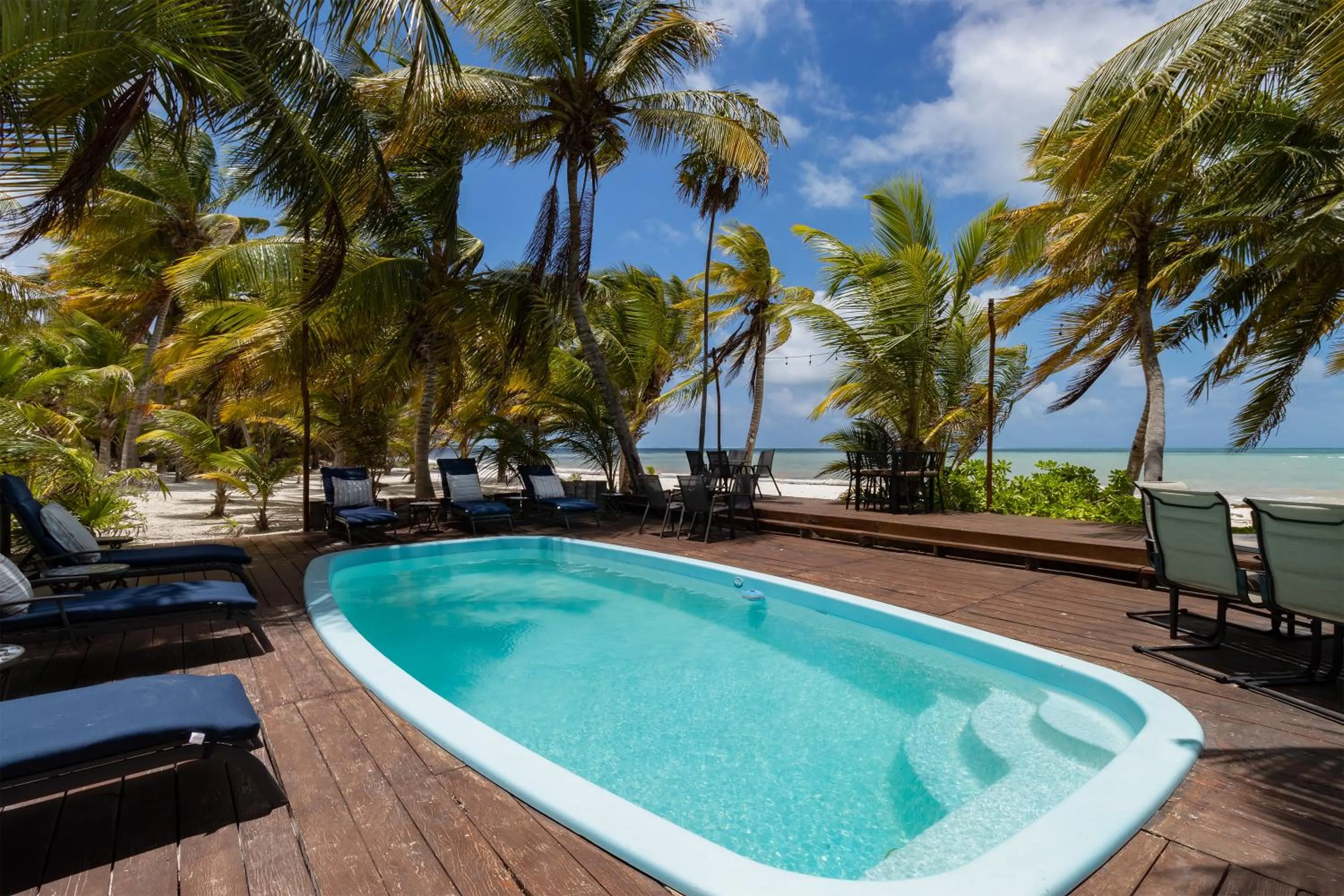 Swimming pool in Grand Slam Fishing Lodge Tulum