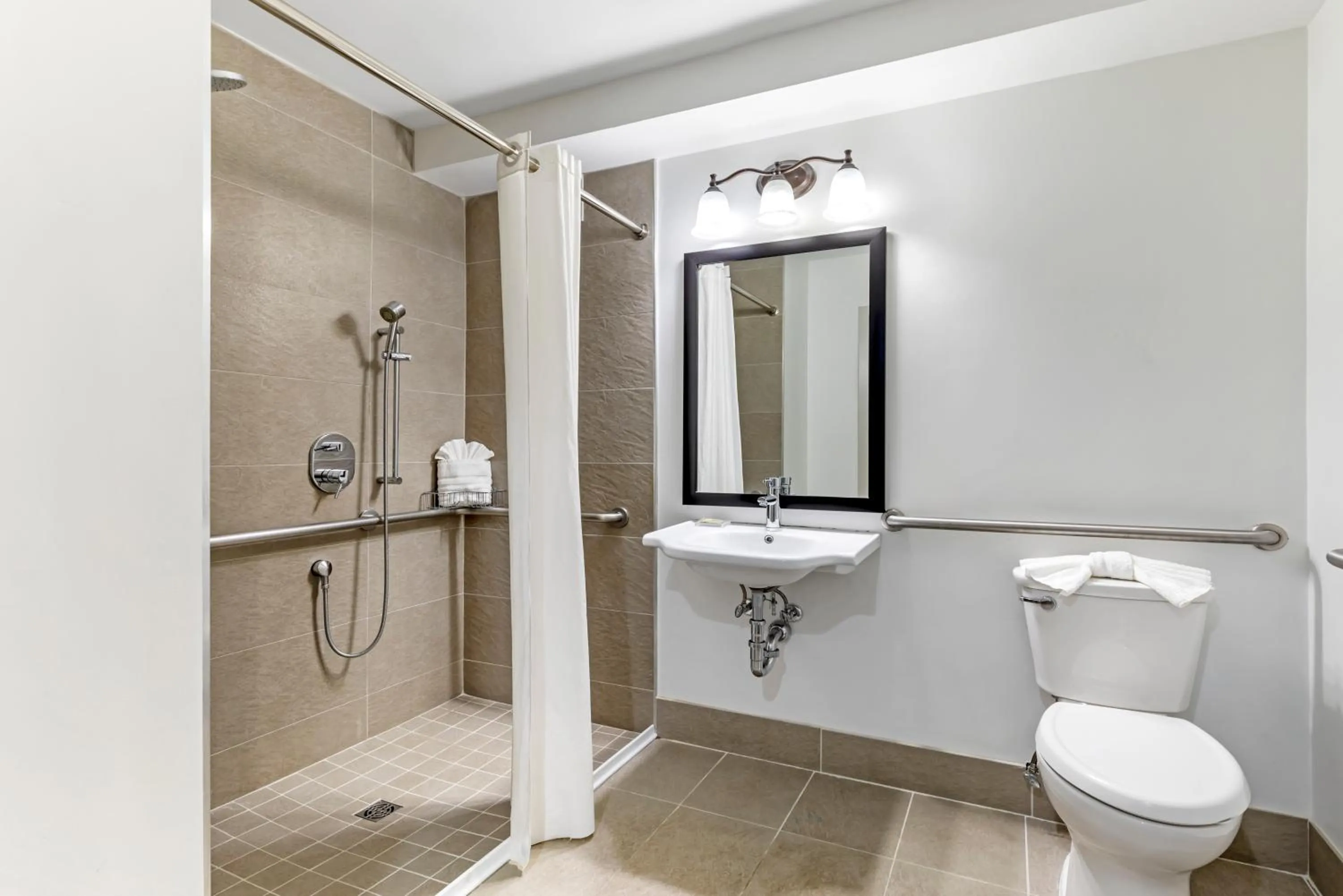 Shower in Country Inn & Suites by Radisson, Annapolis, MD