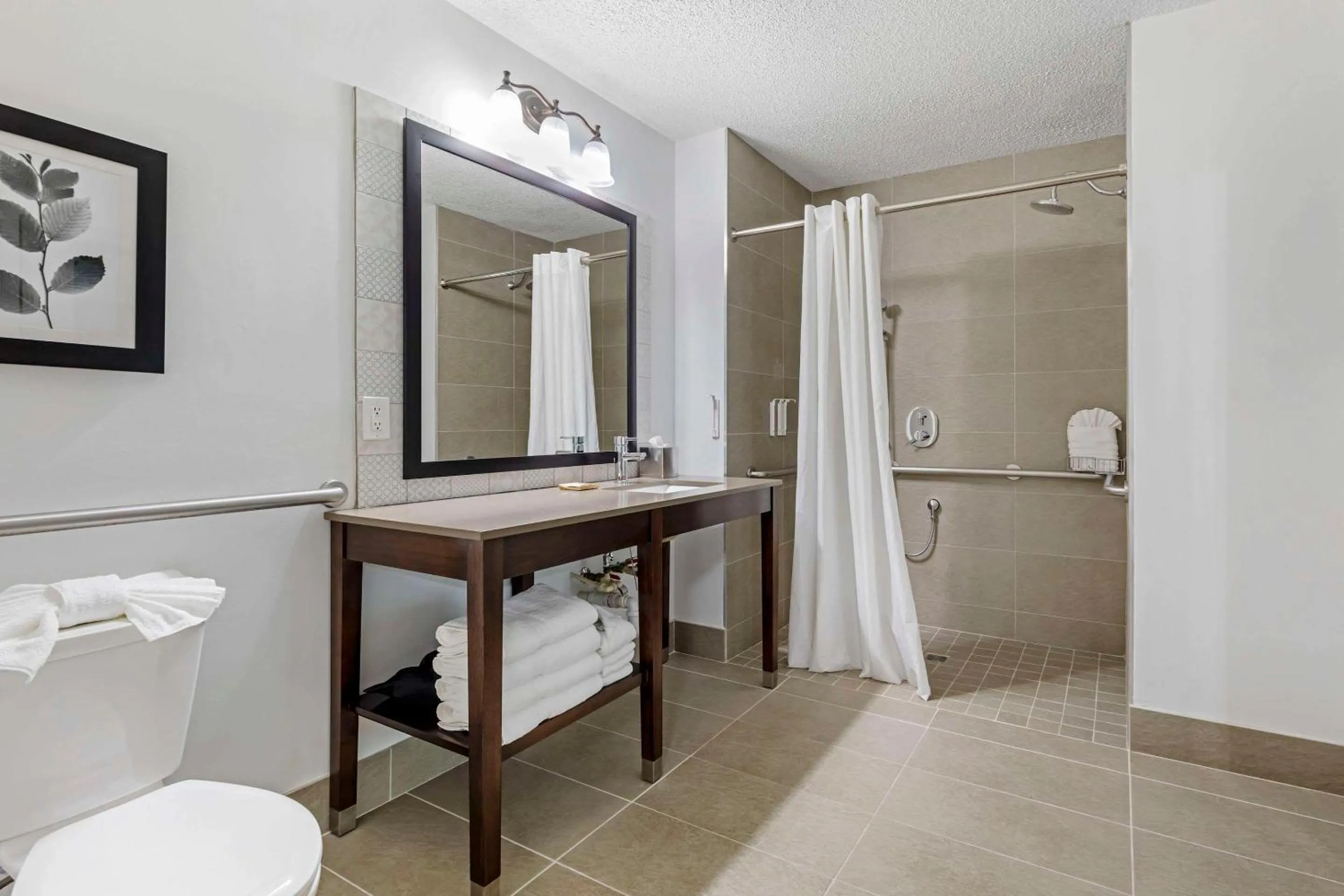 Bedroom in Country Inn & Suites by Radisson, Annapolis, MD