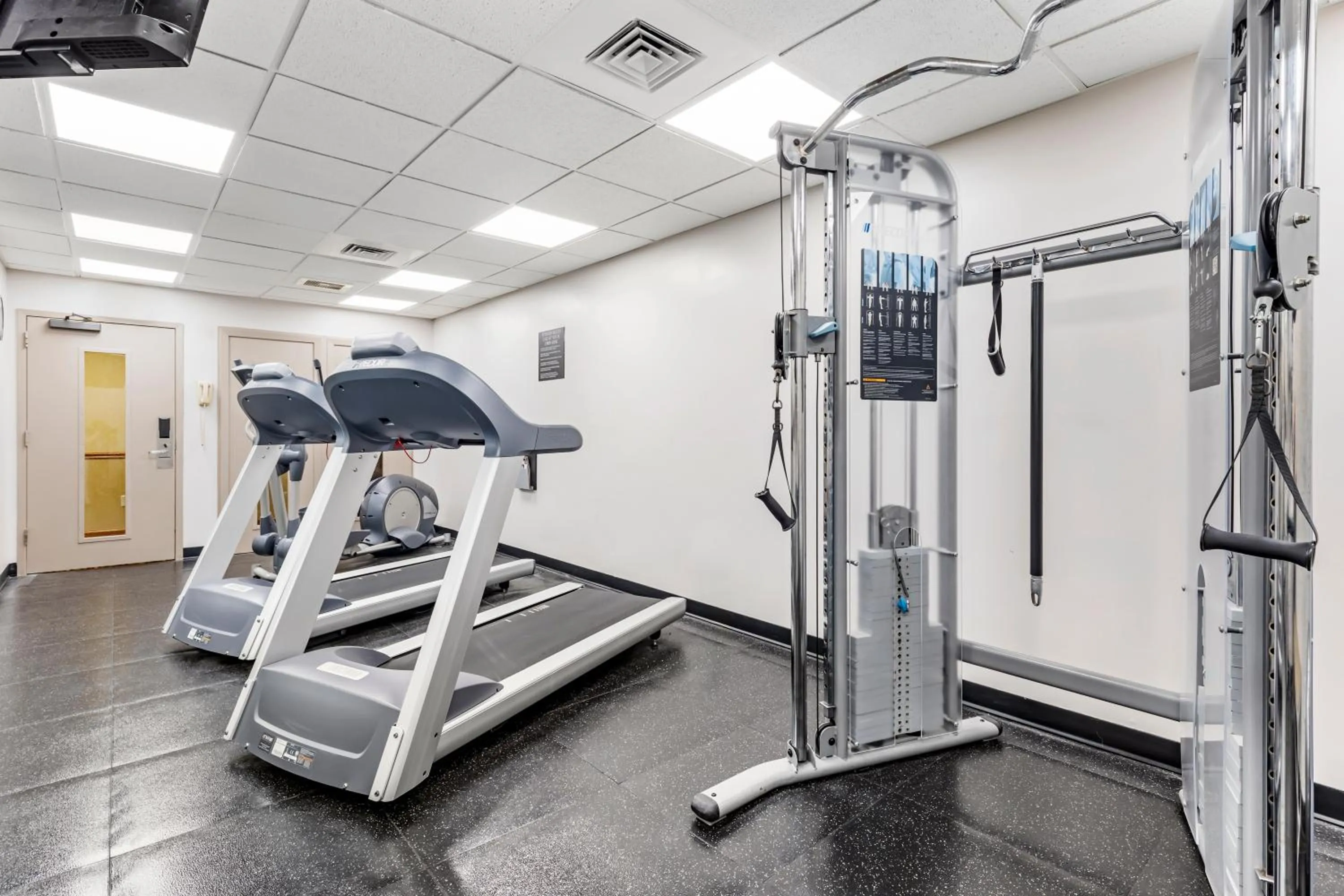 Fitness centre/facilities in Country Inn & Suites by Radisson, Annapolis, MD