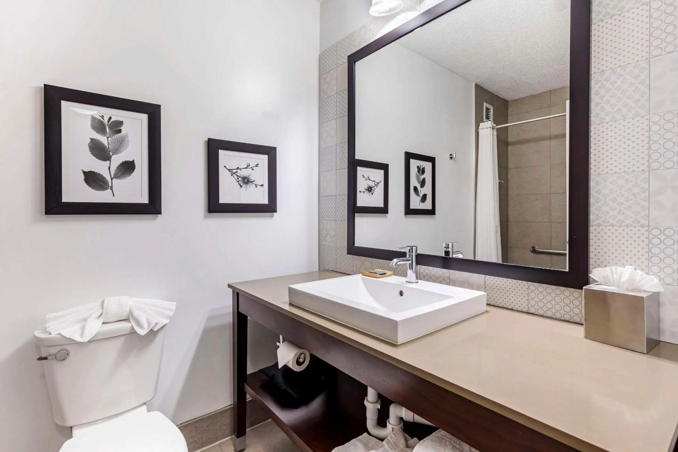 Bedroom in Country Inn & Suites by Radisson, Annapolis, MD