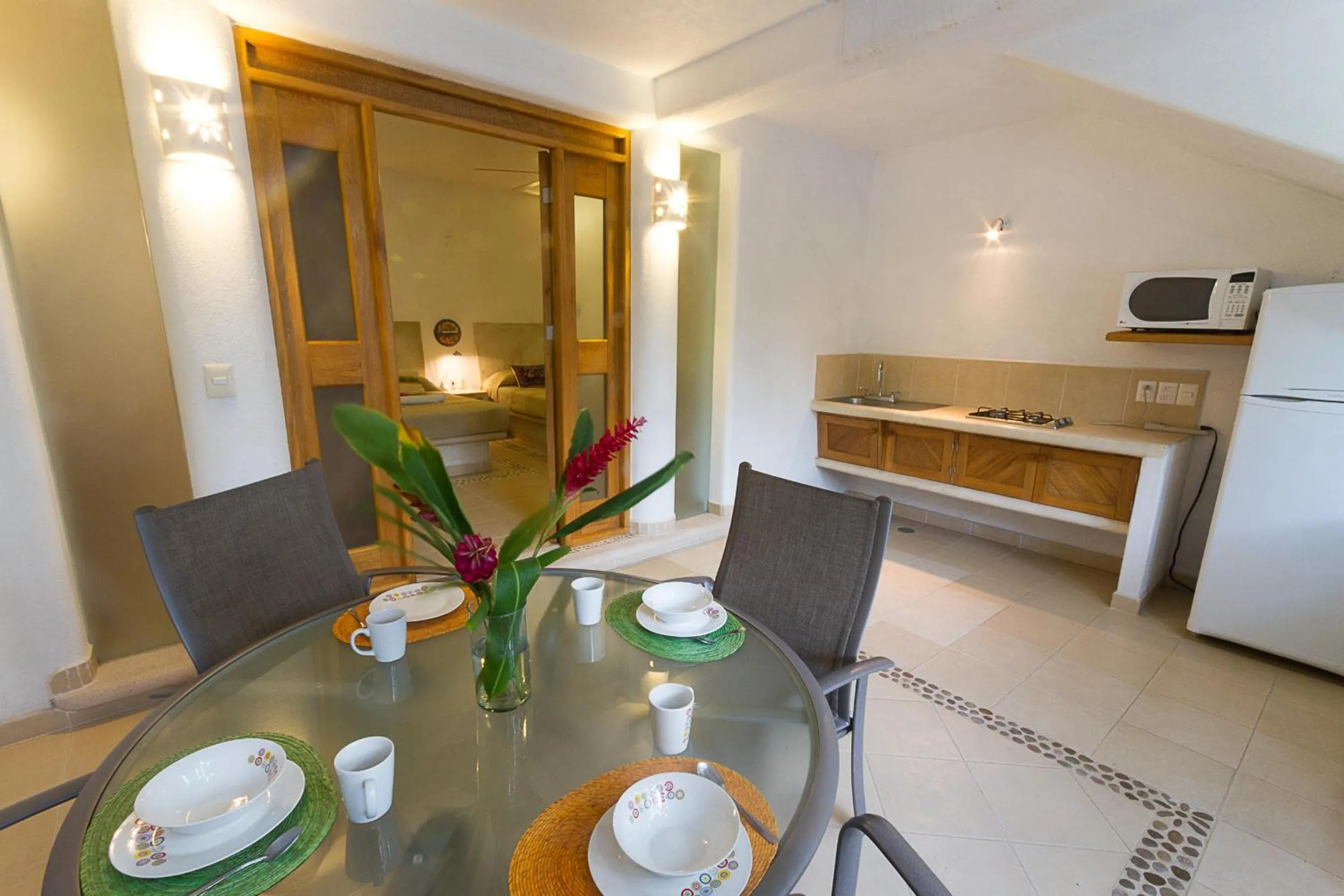 Kitchen or kitchenette in Villas Naomi