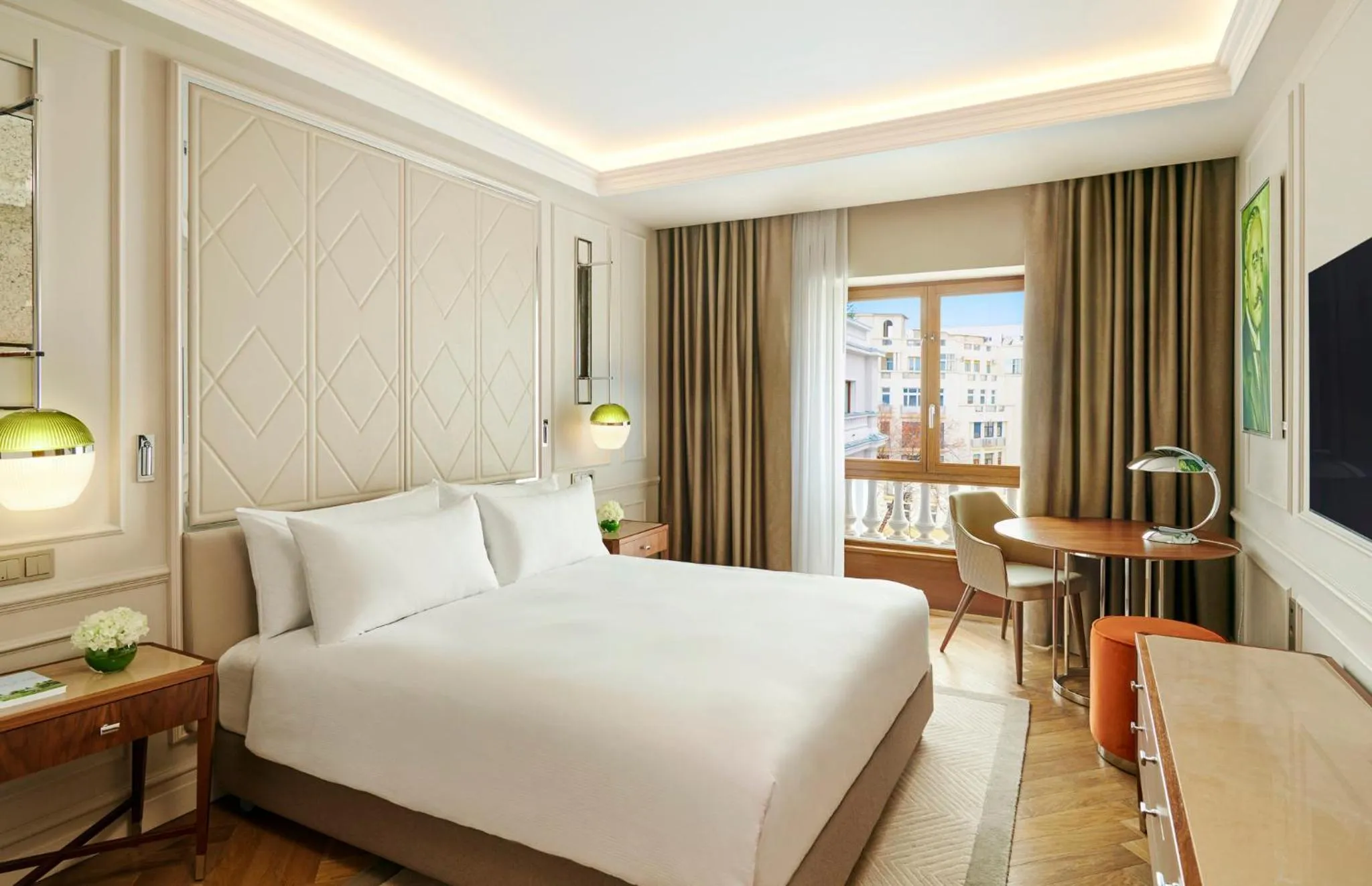 Photo of the whole room, Bed in InterContinental Athenee Palace Bucharest by IHG