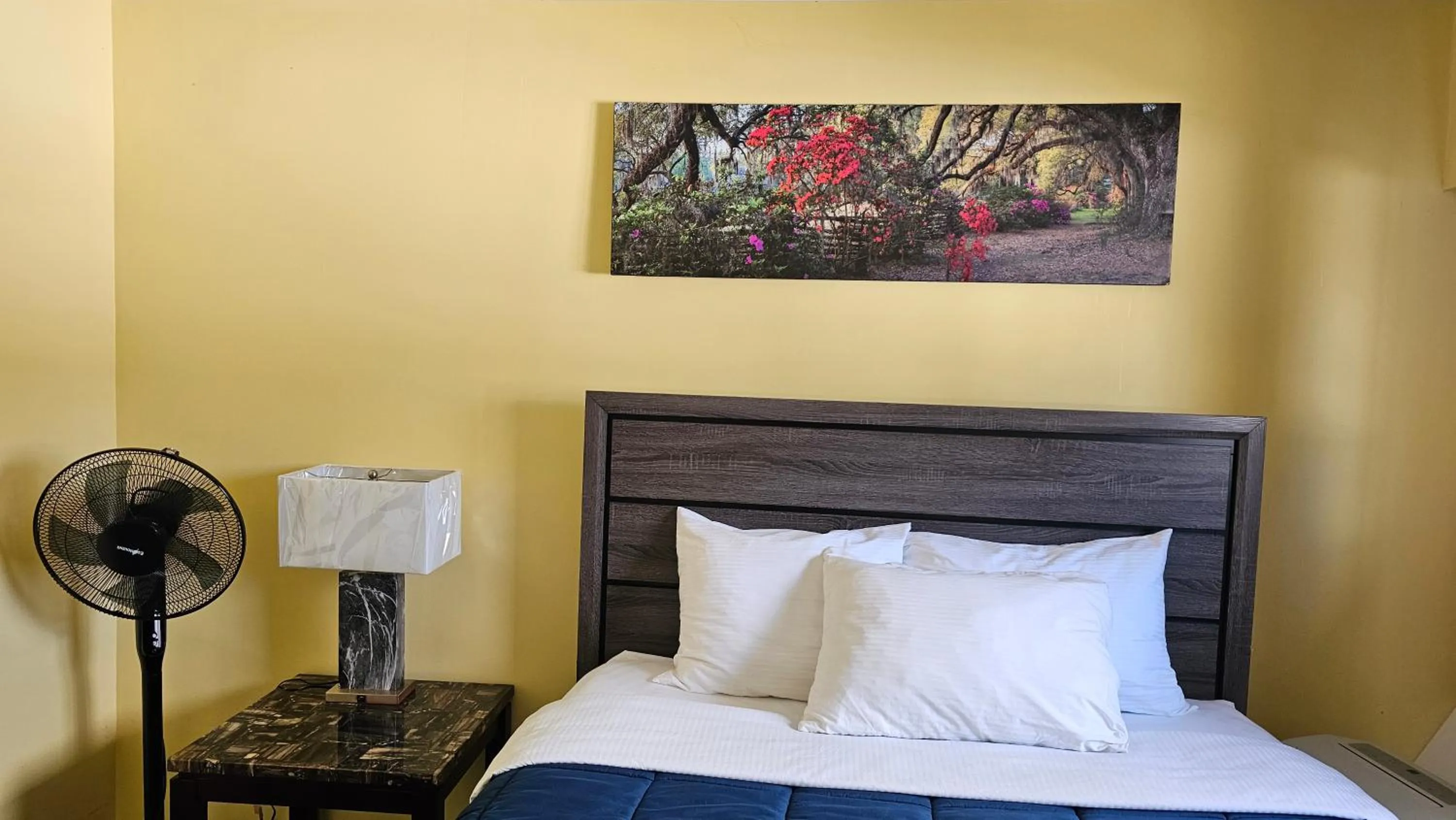 Bed in Port-O-Call Inn