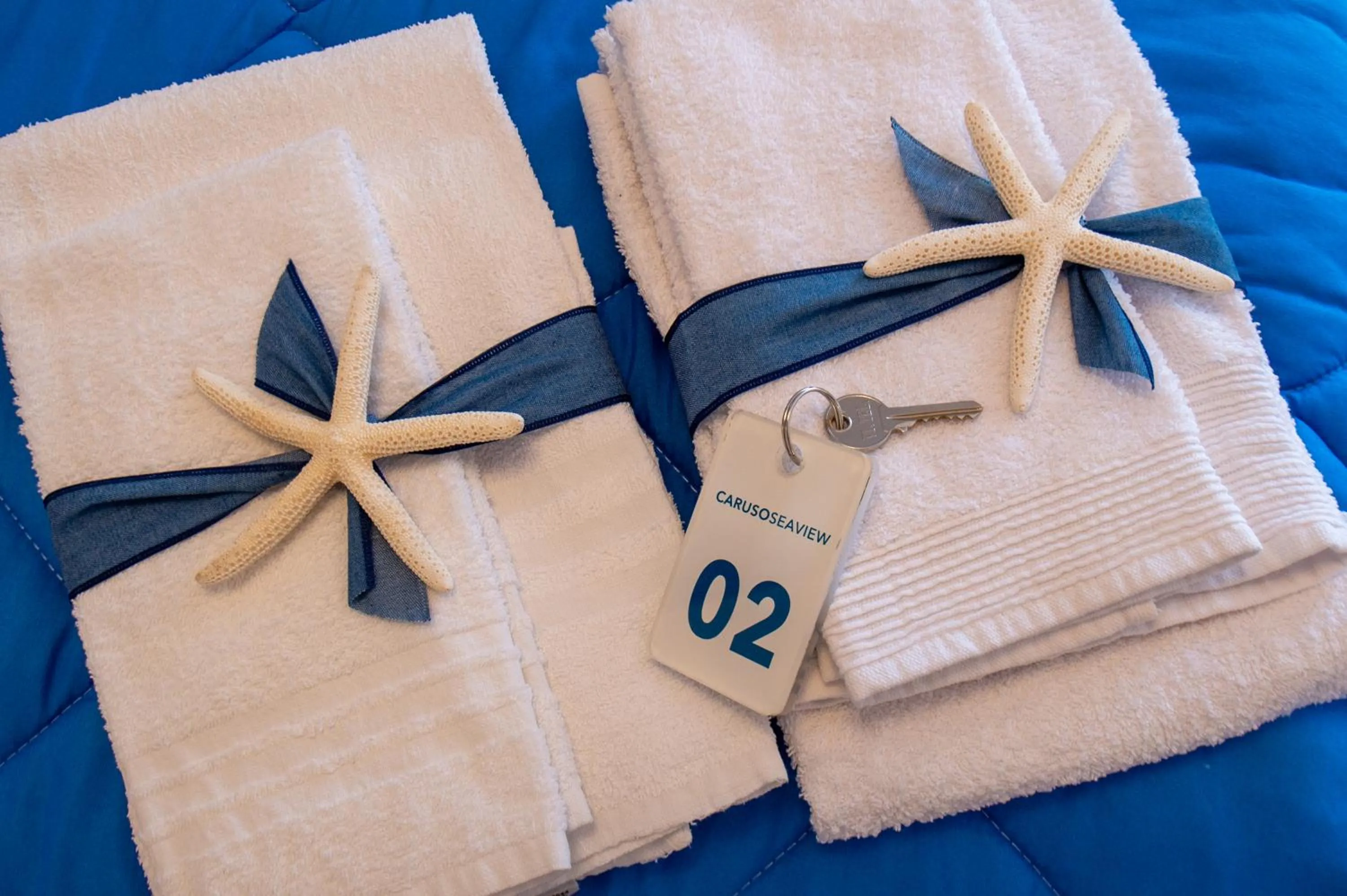 Bed in Caruso sea view