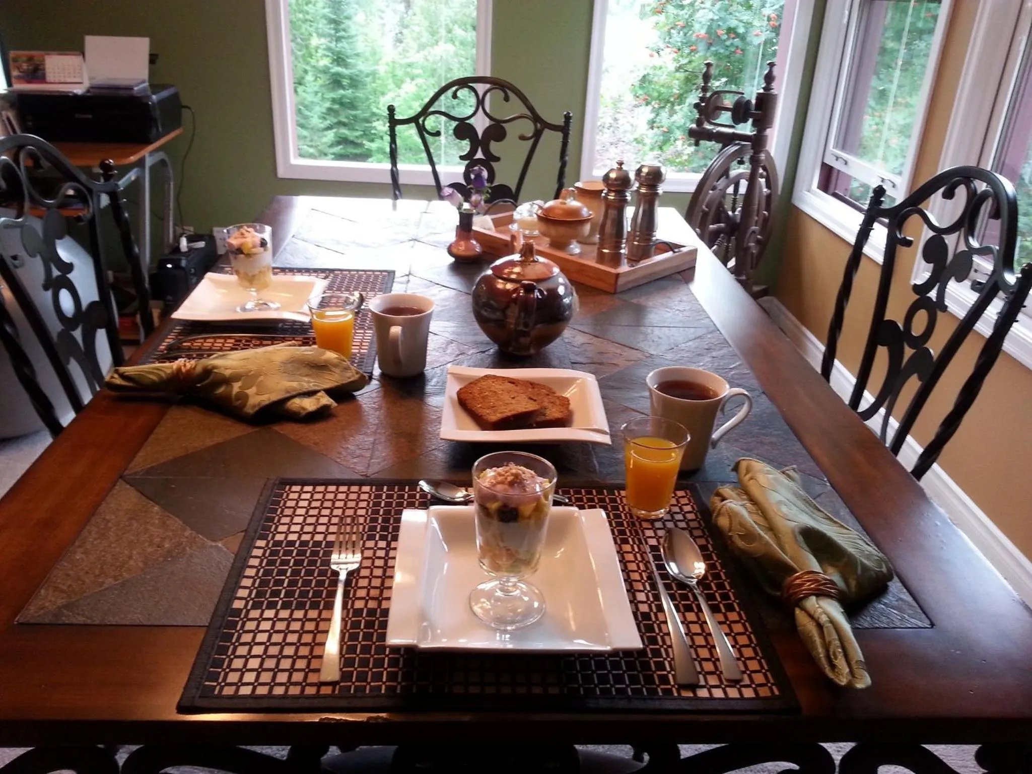 Dining area in Creekside B&B